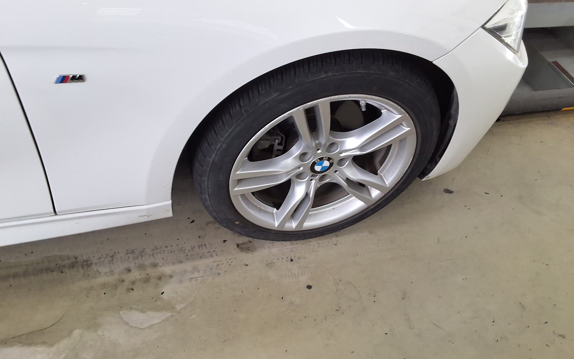 بي إم دبليو 3 Series (6Th Gen) 330I M Sport Pack 2017 SPORT
