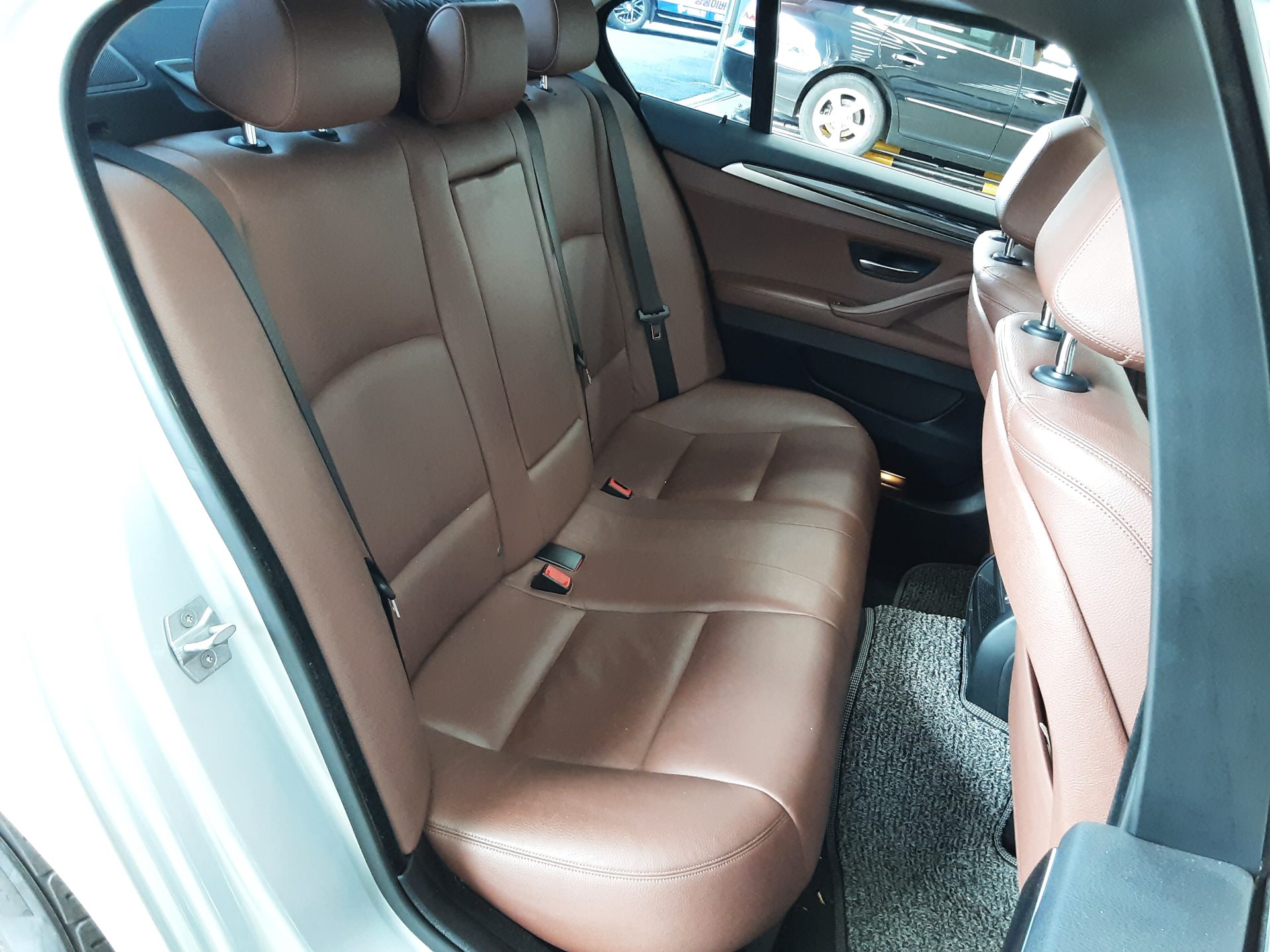 بي إم دبليو 5 Series (6Th Gen) 520D 2015 520d