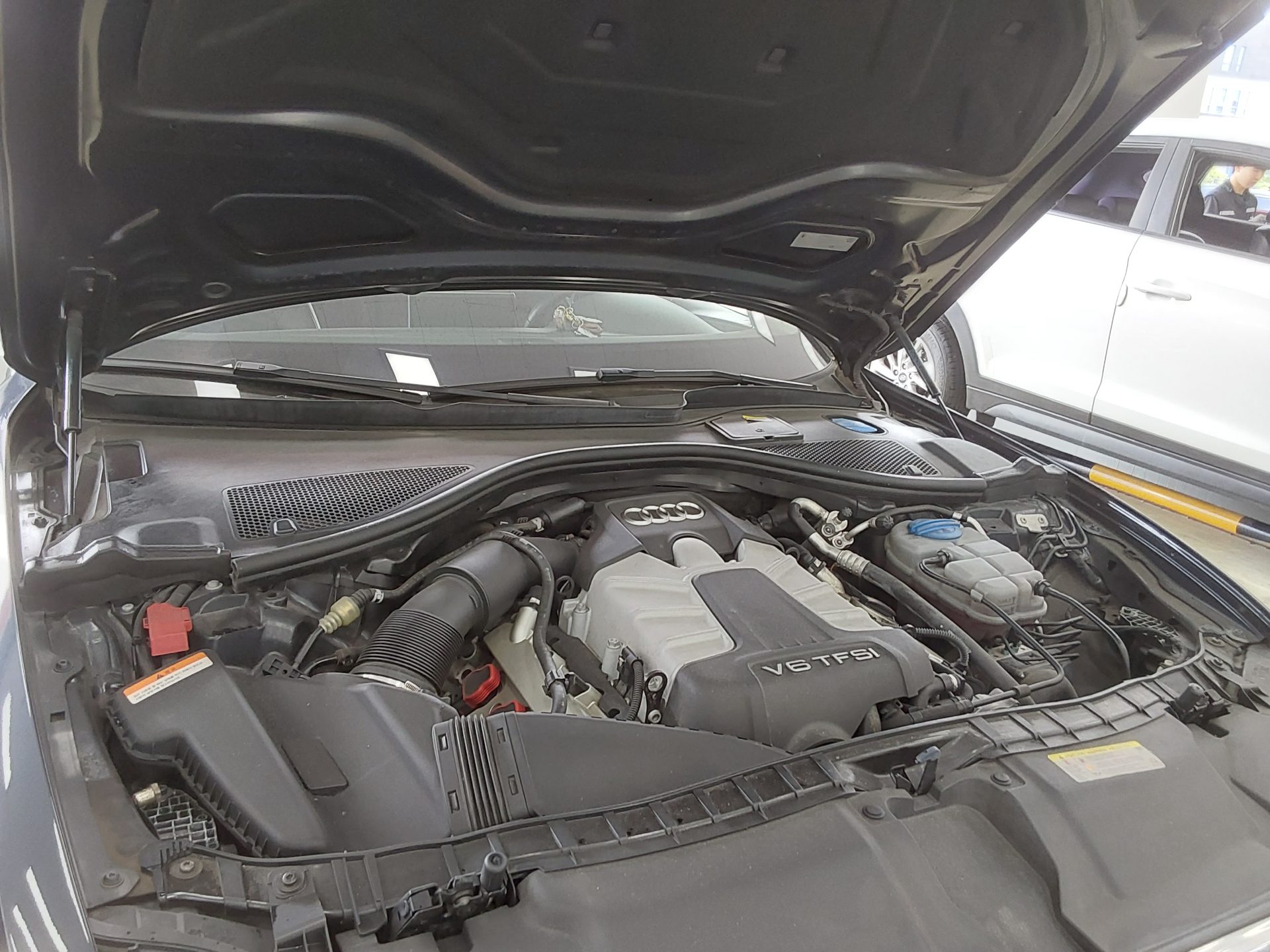أودي إيه 6 (4Th Gen) 3.0 Tfsi كواترو 2012