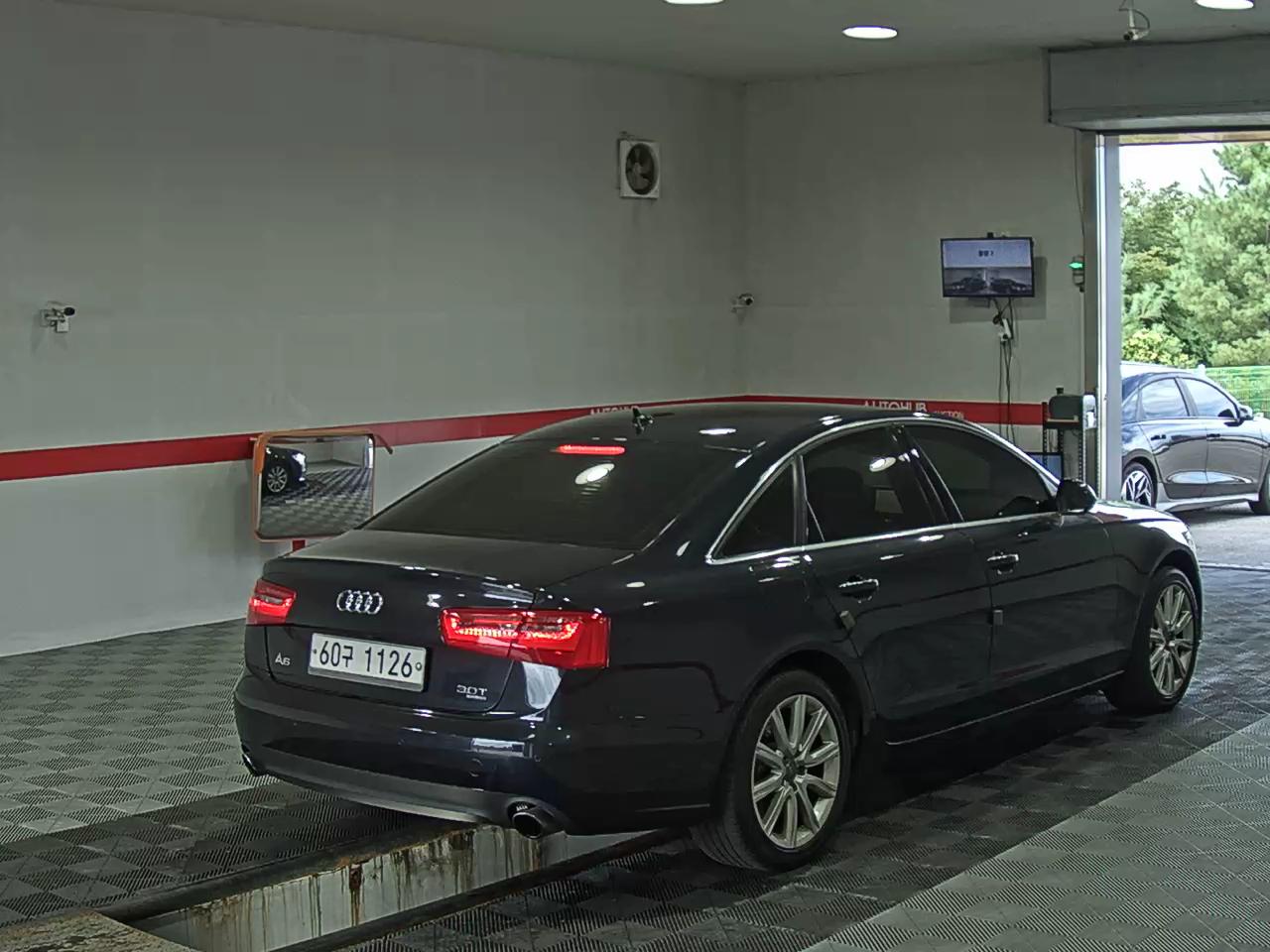 أودي إيه 6 (4Th Gen) 3.0 Tfsi كواترو 2012