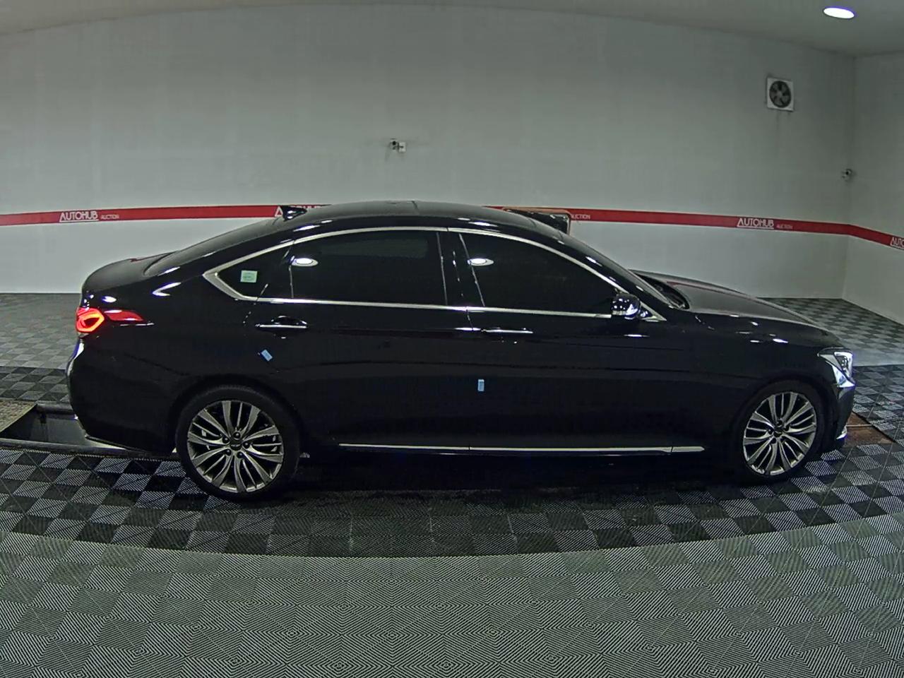 هيونداي جينيسيس Dh G330 دفع كلي بريميوم 2016 دفع رباعي بريميوم