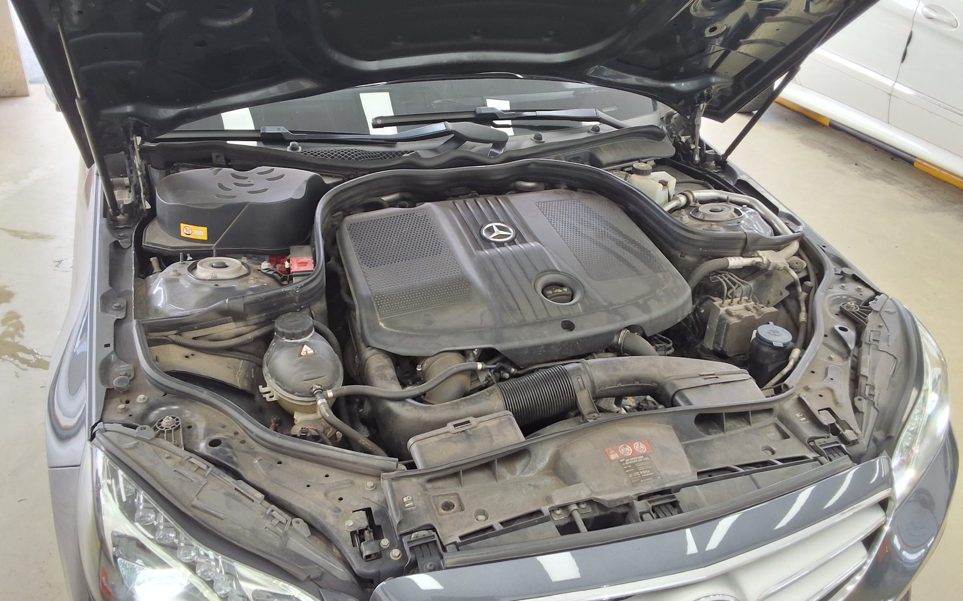 مرسيدس بنز E Class (4Th Gen) E250 Cdi فورماتيك 2014 4MATIC