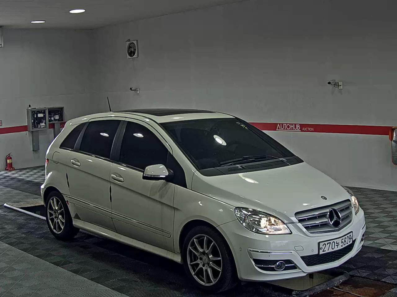 مرسيدس بنز B Class (1St Gen) B200 2011 B200