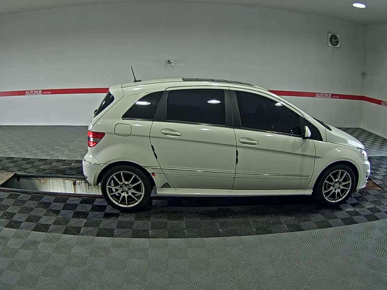 مرسيدس بنز B Class (1St Gen) B200 2011 B200