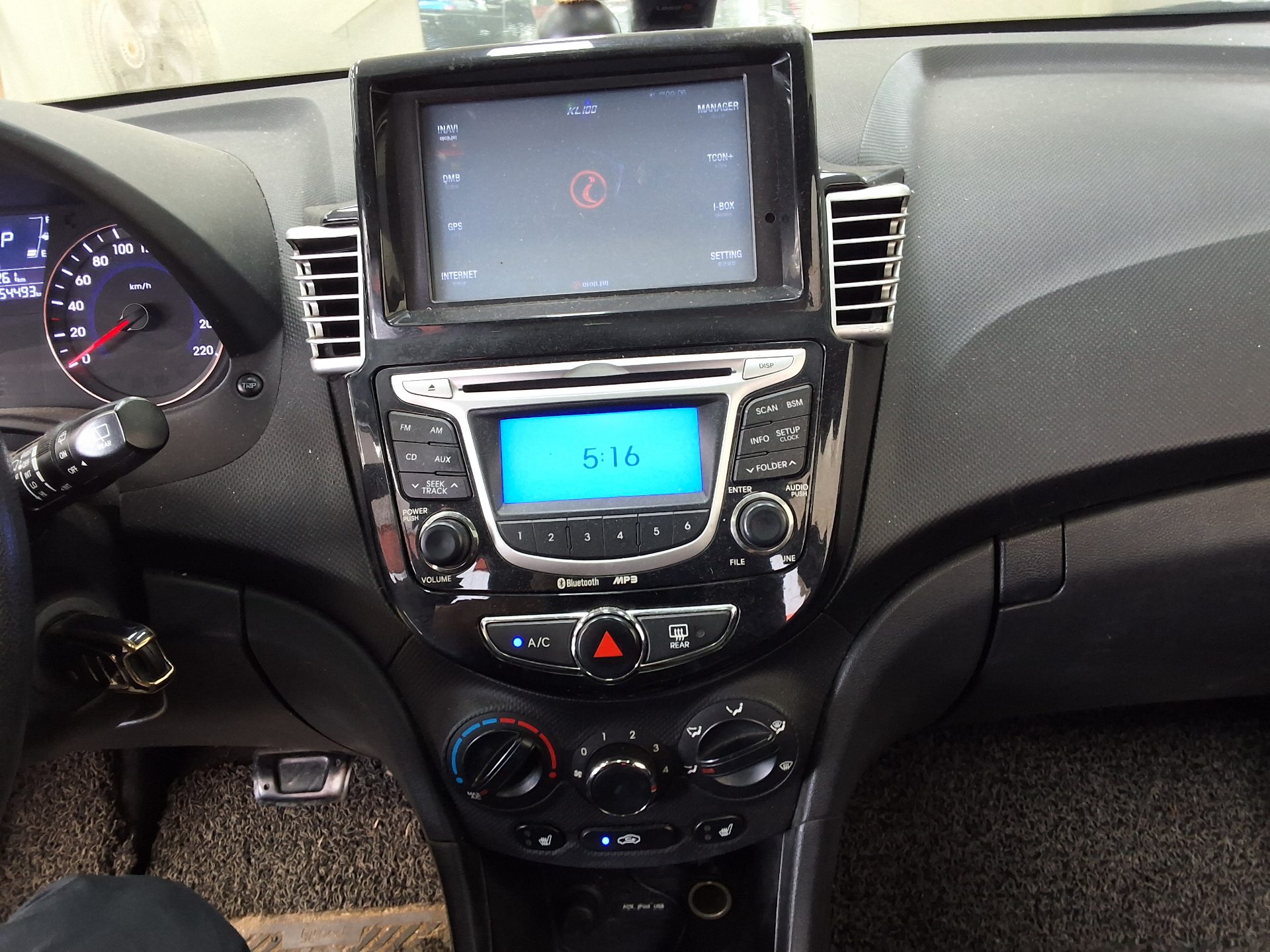 هيونداي جديد أكسنت Wit 1.6 VGT Premier 2011 PREMIER