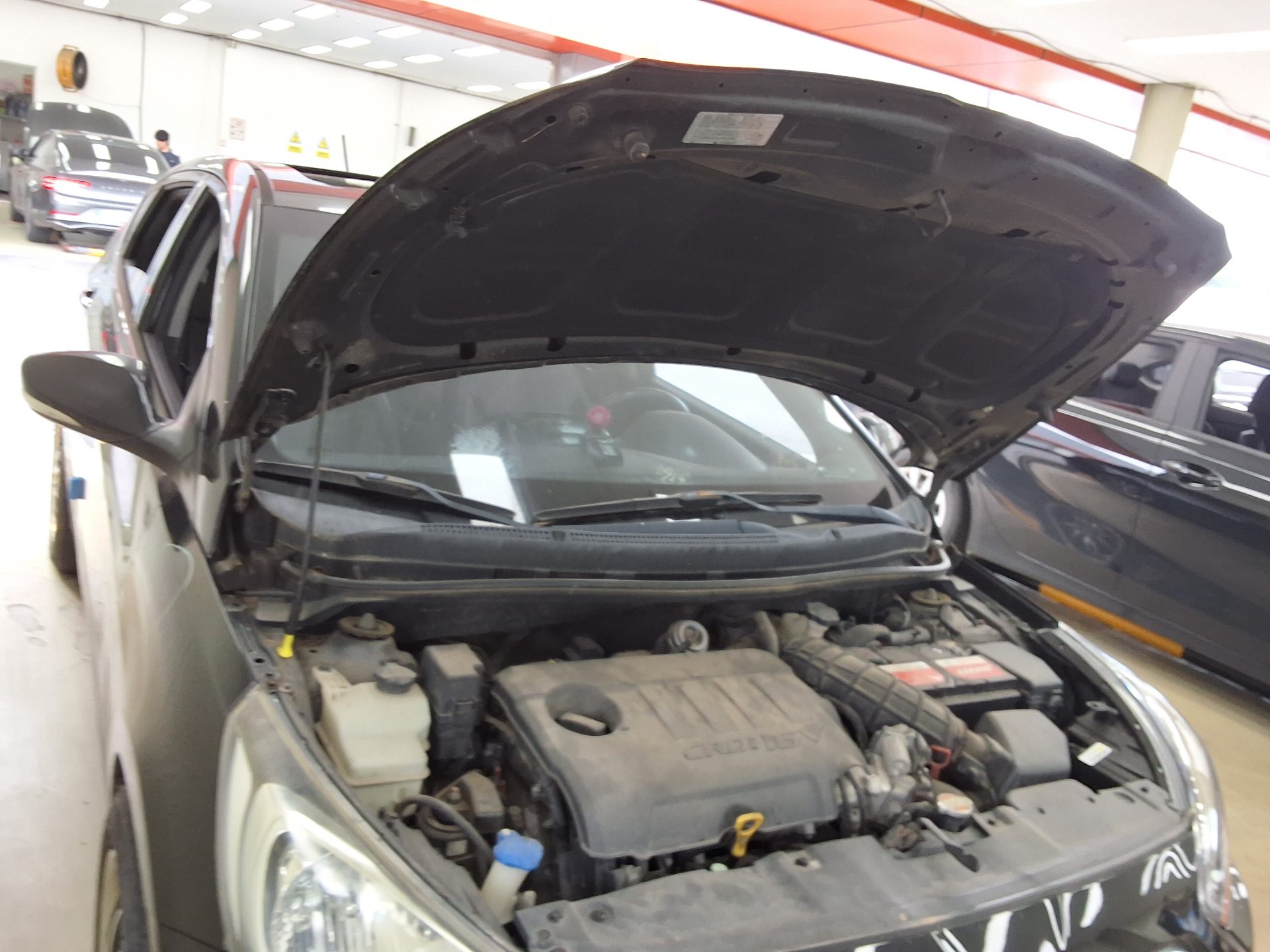 هيونداي جديد أكسنت Wit 1.6 VGT Premier 2011 PREMIER
