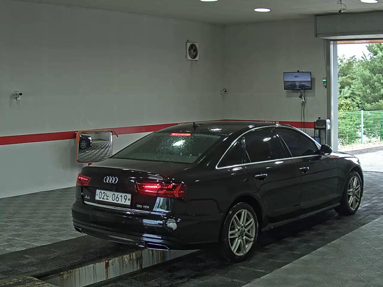 أودي إيه 6 (4Th Gen) 35 TDI Comfort 2016