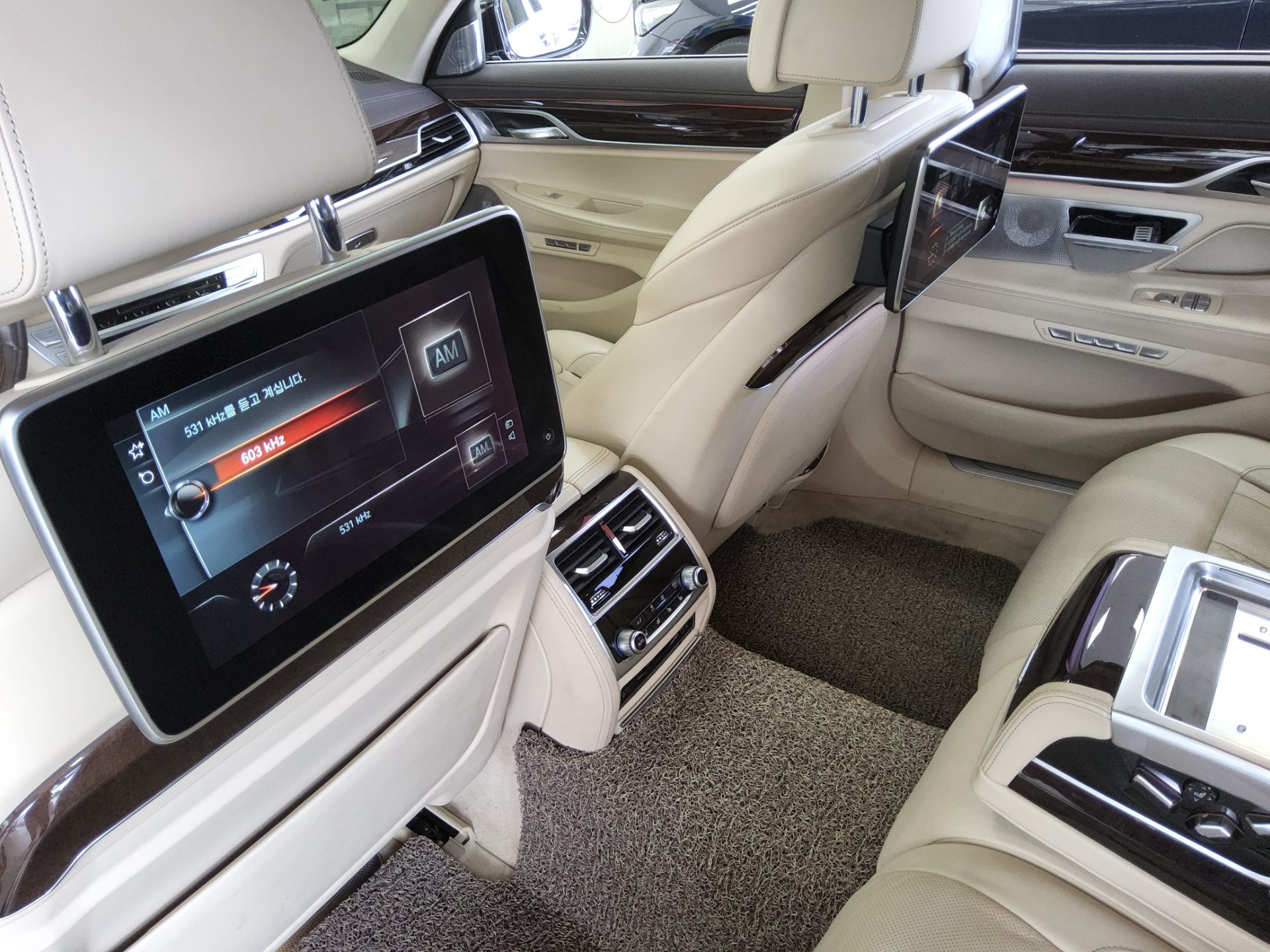 بي إم دبليو 7 Series (6Th Gen) 750Li إكس درايف 2016 750Li