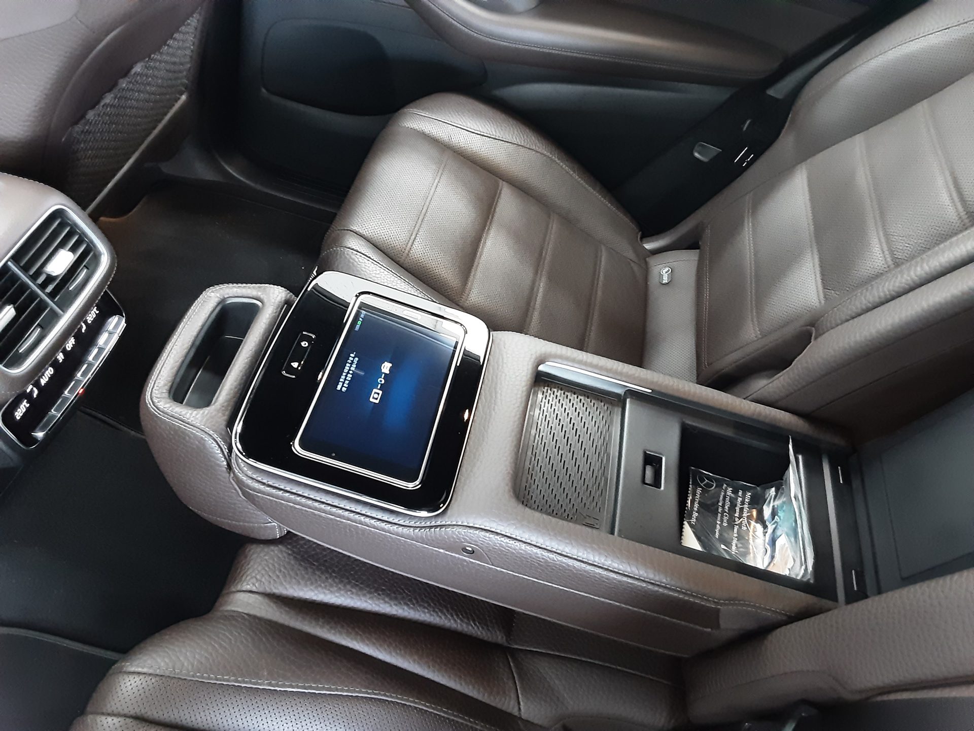 مرسيدس بنز جي إل إس Class (3Rd Gen) جي إل إس 400D فورماتيك 2022 GLS 4MATIC