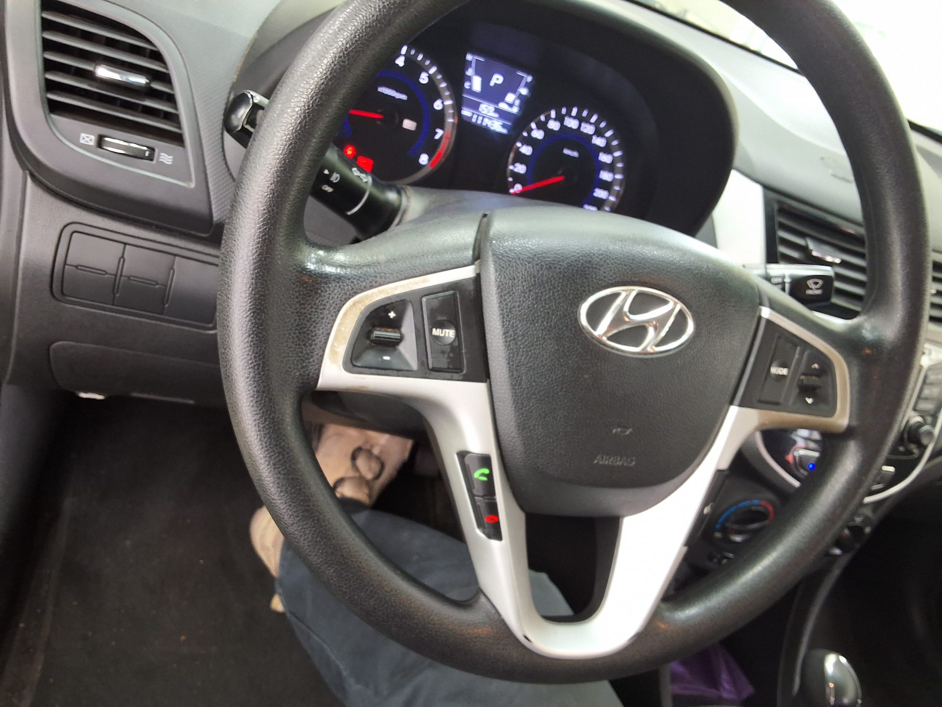 هيونداي جديد أكسنت 1.4 Vvt Premier 2012 PREMIER