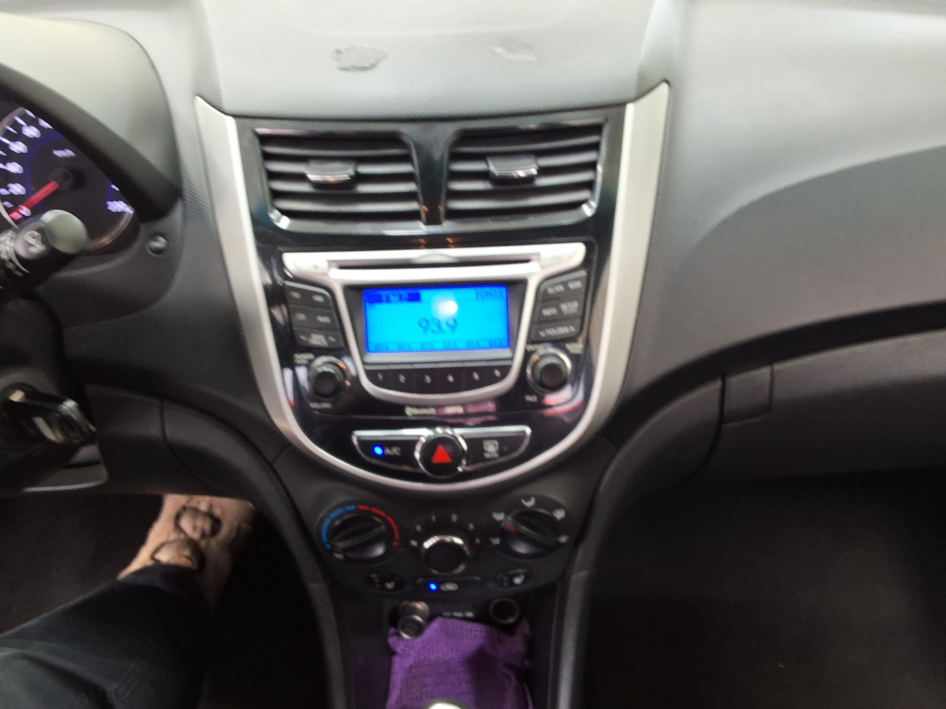 هيونداي جديد أكسنت 1.4 Vvt Premier 2012 PREMIER
