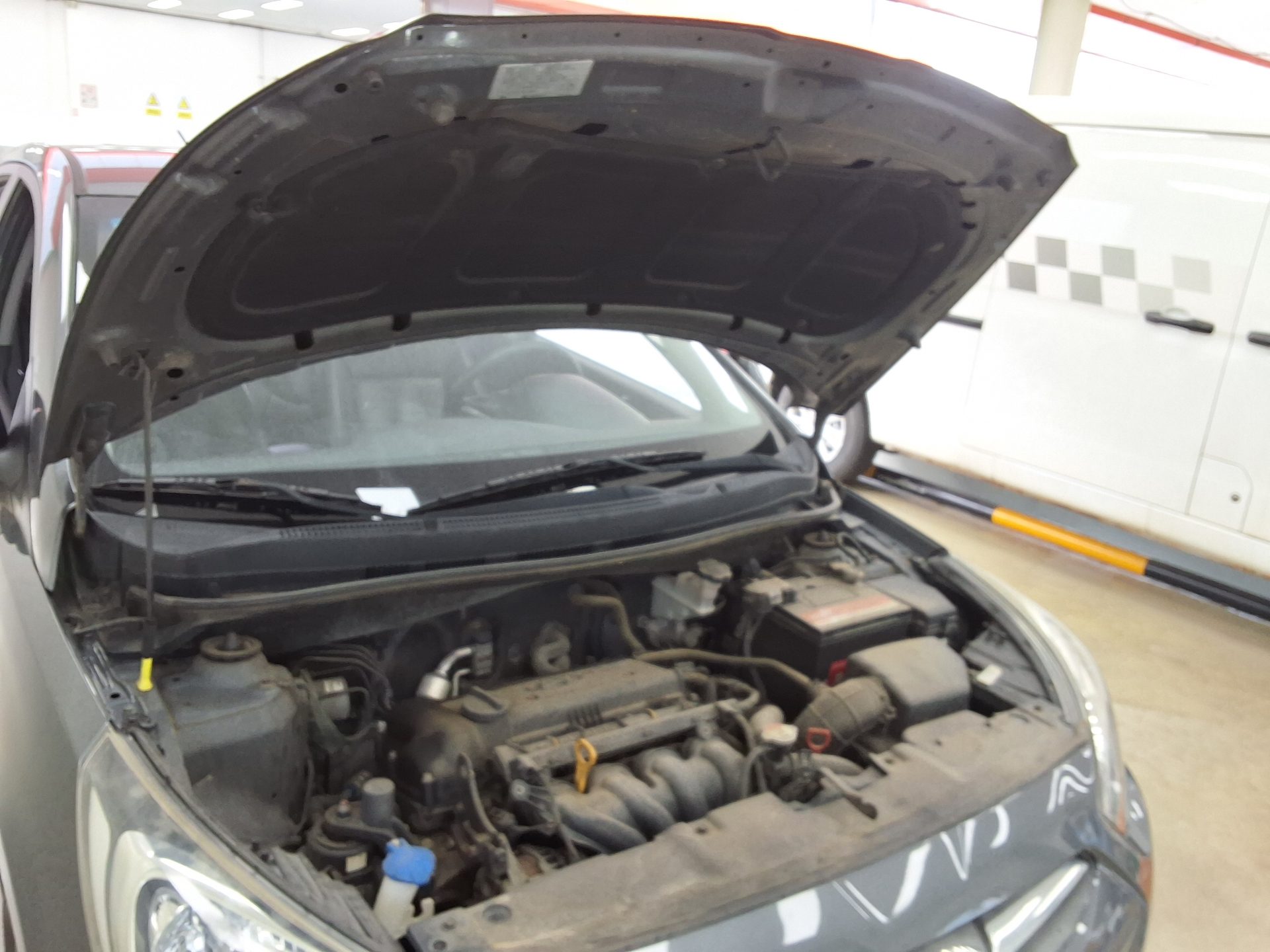 هيونداي جديد أكسنت 1.4 Vvt Premier 2012 PREMIER