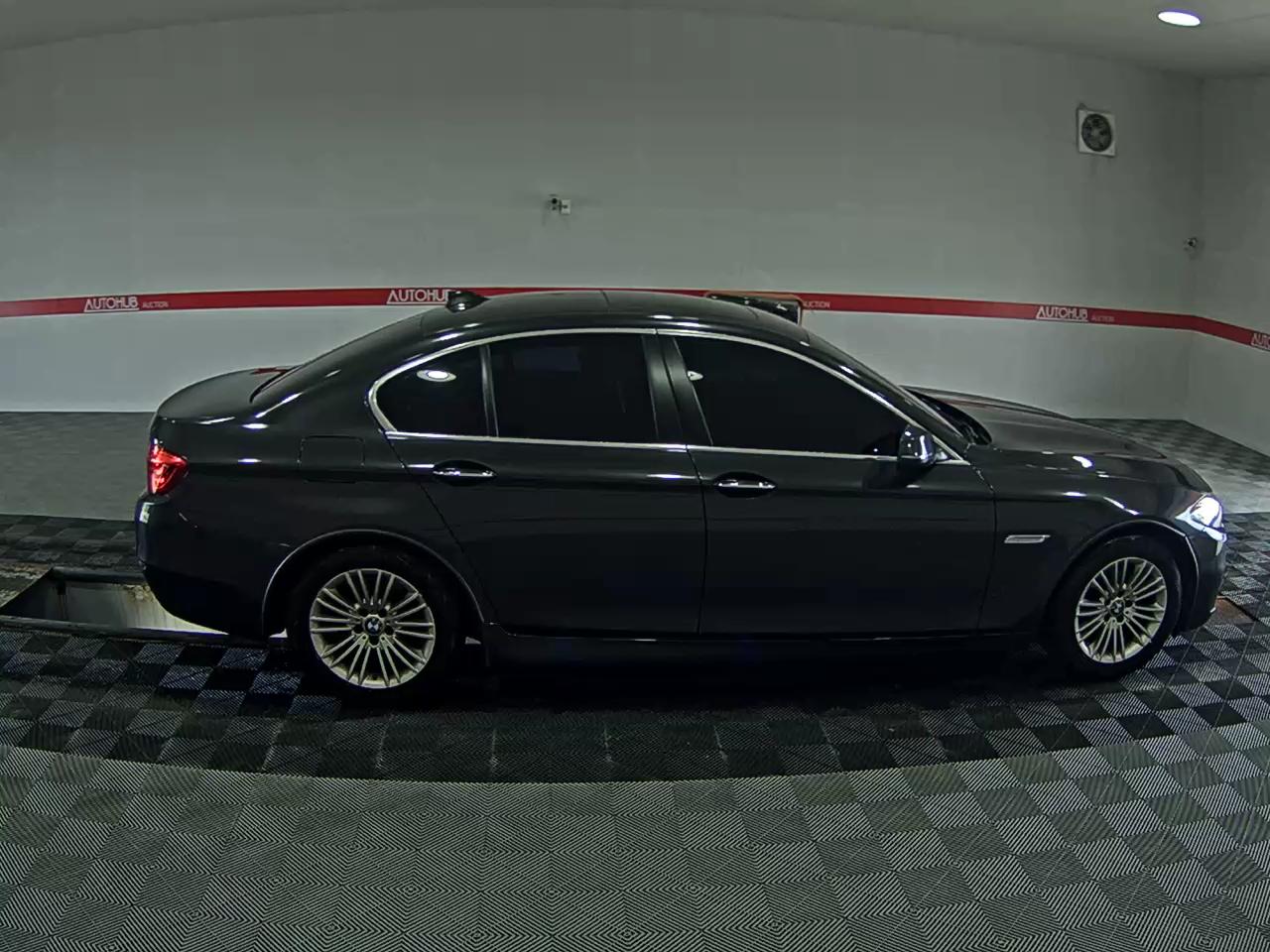بي إم دبليو 5 Series (6Th Gen) 520D إكس درايف 2014 520d