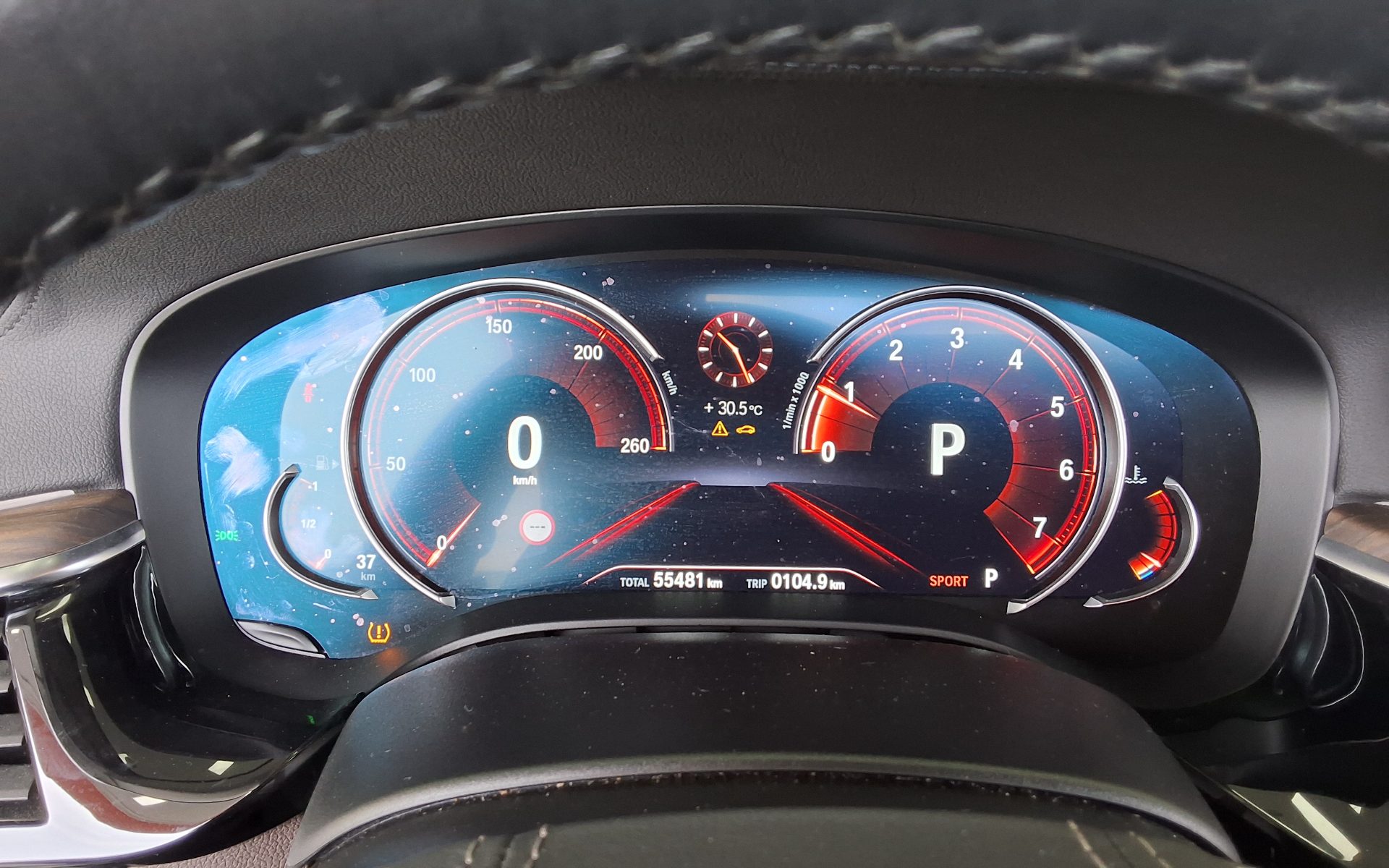 بي إم دبليو 5 Series (7Th Gen) 530I إكس درايف لكجري Line بلس 2018 فاخر LINE PLUS