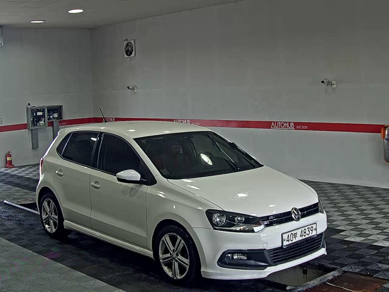 فولكس فاجن الجديد بولو (5Th Gen) 1.6 TDI R Line 2014 LINE