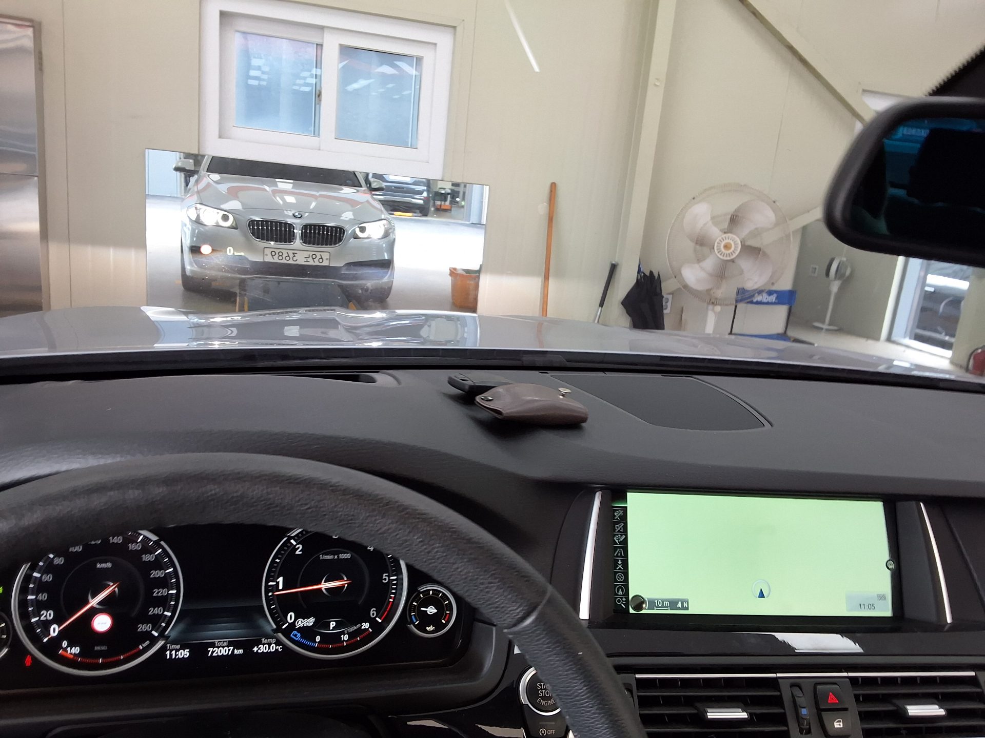 بي إم دبليو 5 Series (6Th Gen) 520D إكس درايف 2014 520d