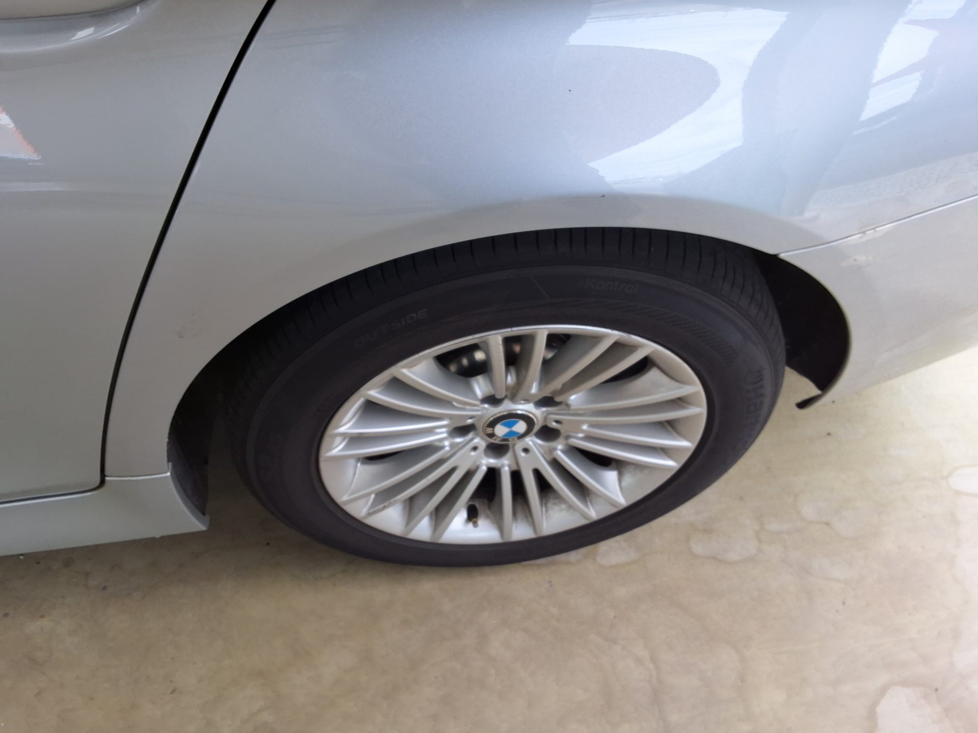 بي إم دبليو 5 Series (6Th Gen) 520D إكس درايف 2014 520d