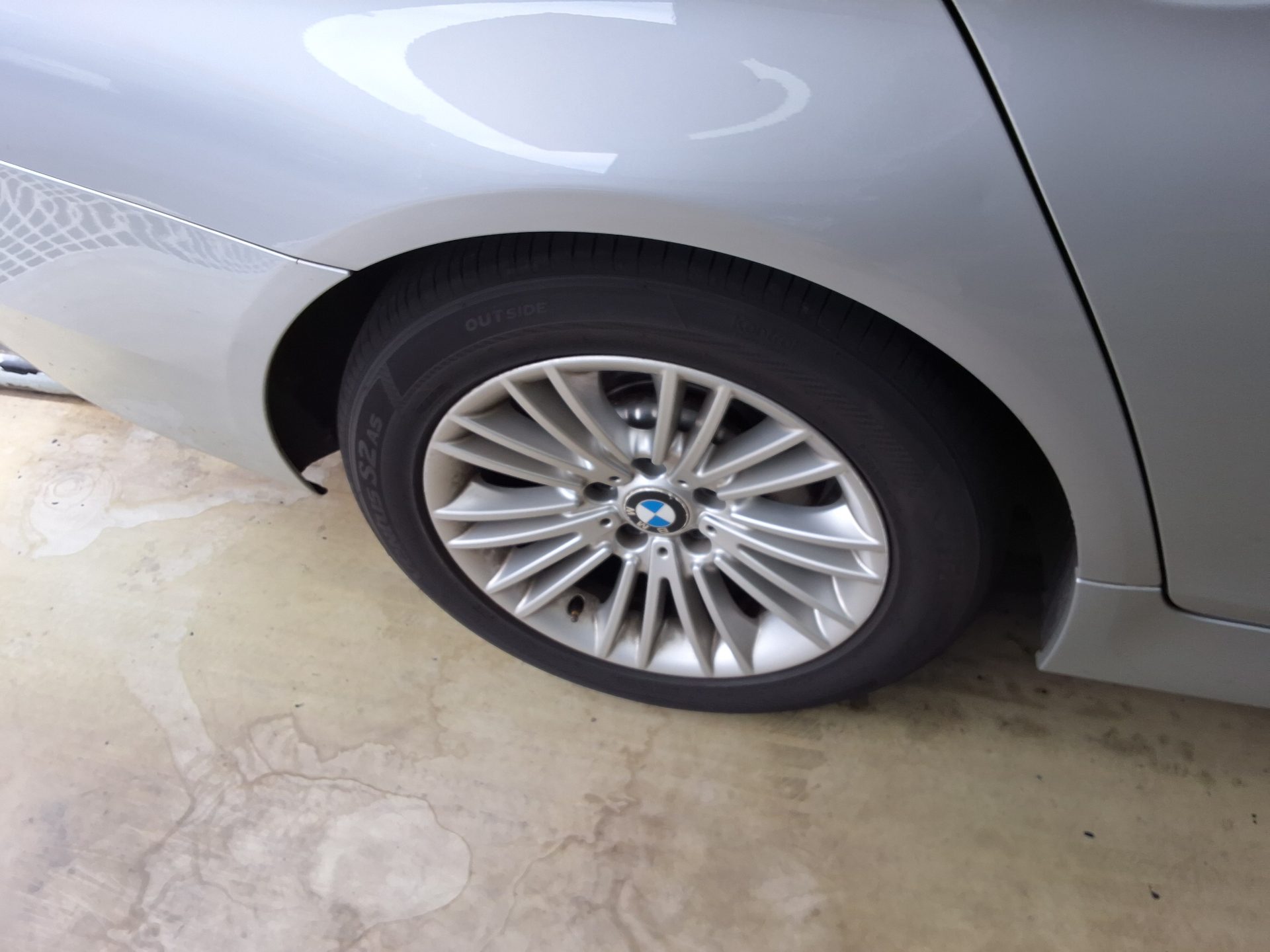 بي إم دبليو 5 Series (6Th Gen) 520D إكس درايف 2014 520d