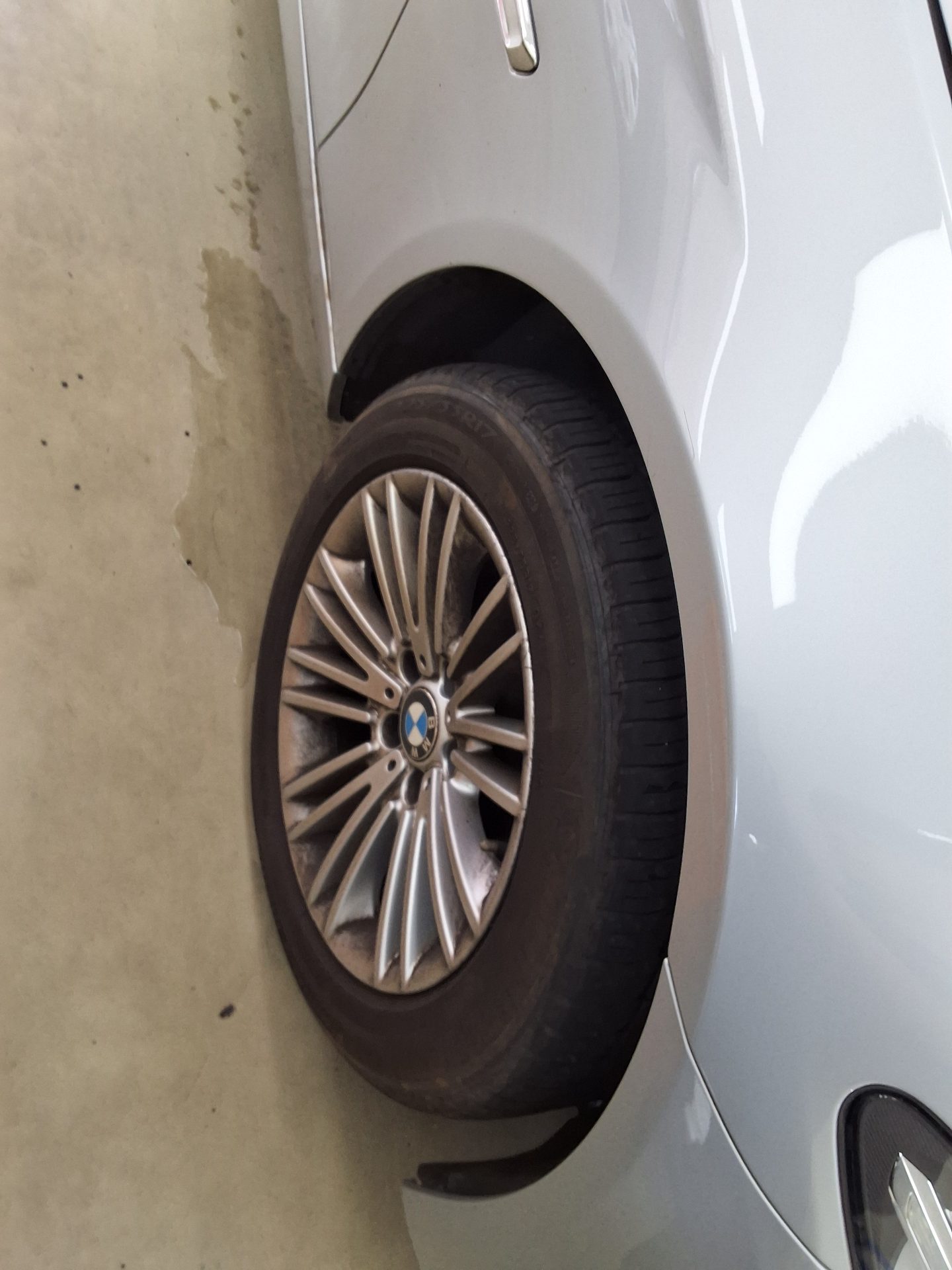 بي إم دبليو 5 Series (6Th Gen) 520D إكس درايف 2014 520d