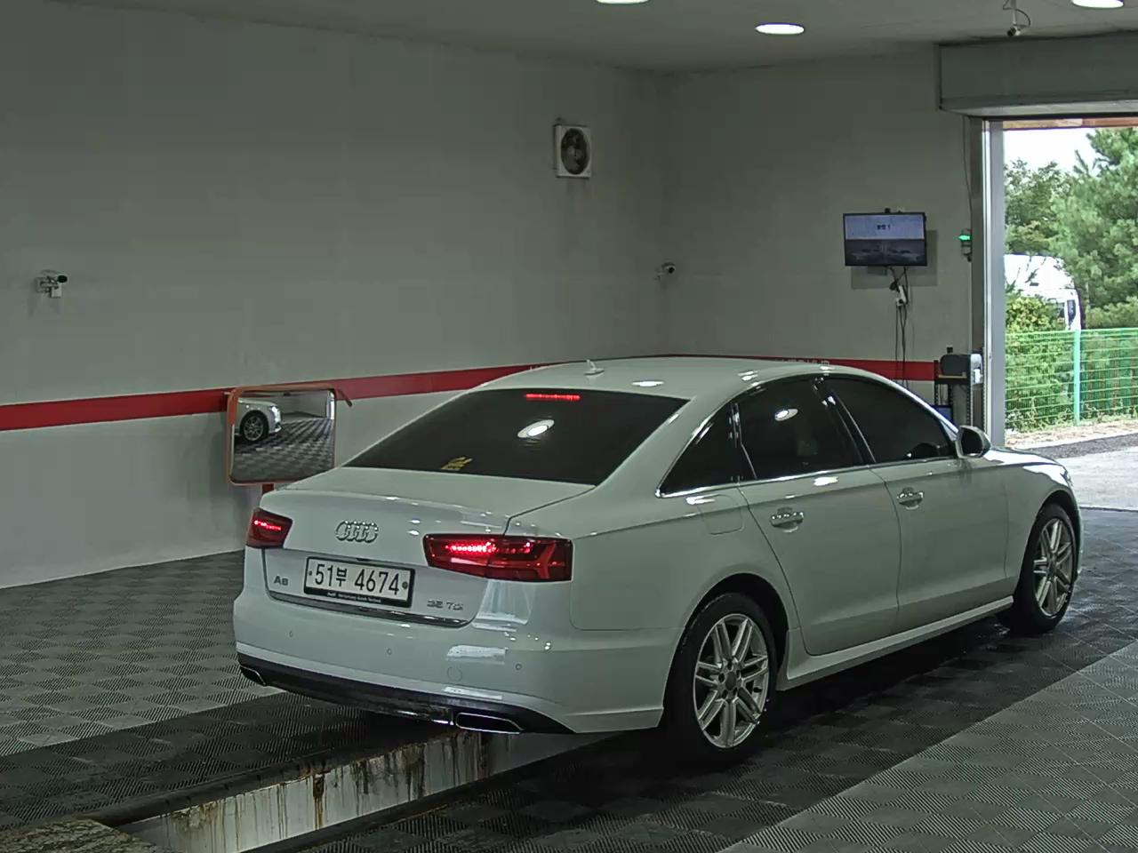 أودي إيه 6 (4Th Gen) 35 TDI Comfort 2016
