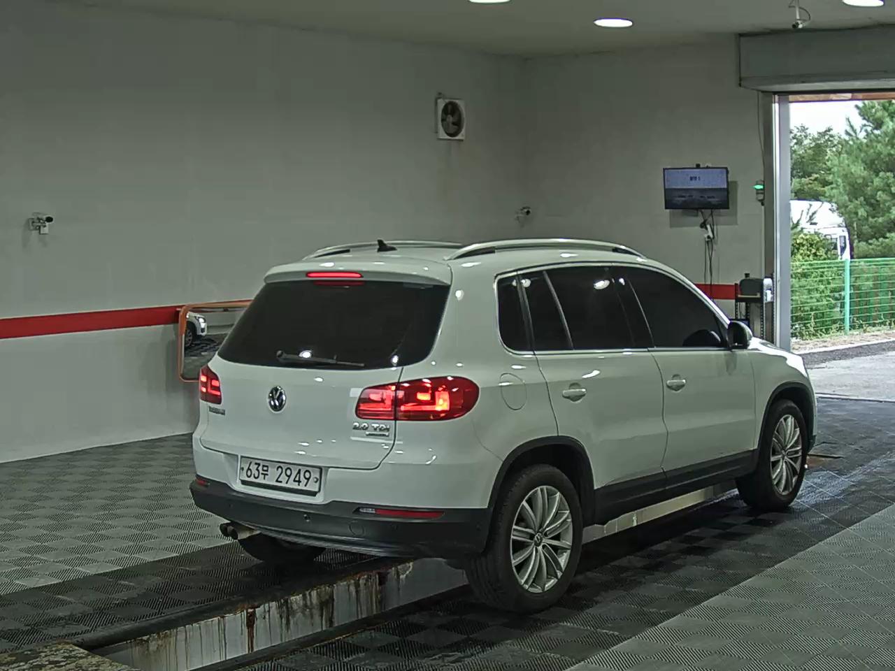 فولكس فاجن تيجوان 2.0 TDI Bluemotion بريميوم 2015 بريميوم