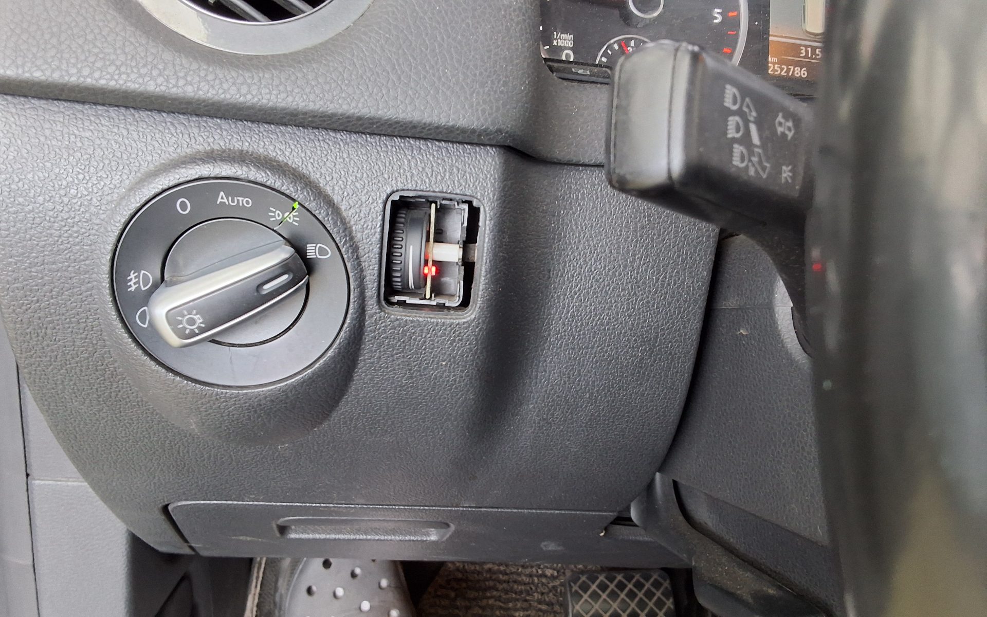 فولكس فاجن تيجوان 2.0 TDI Bluemotion بريميوم 2012 بريميوم