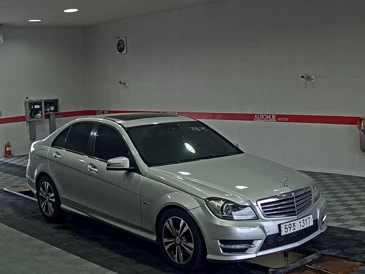 مرسيدس بنز C Class (3Rd Gen) C200 Blue Efficiency 2012 C200
