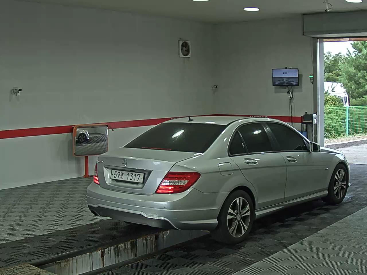 مرسيدس بنز C Class (3Rd Gen) C200 Blue Efficiency 2012 C200