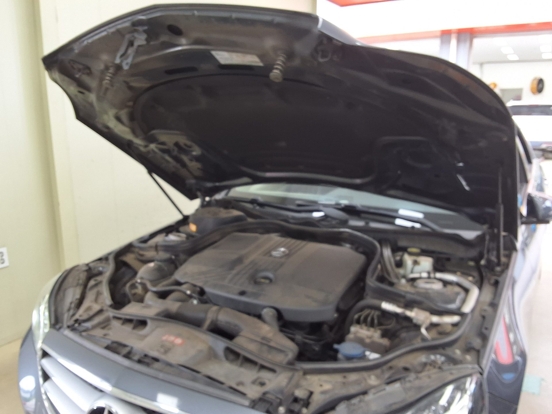 مرسيدس بنز E Class (4Th Gen) E250 Cdi فورماتيك 2014 4MATIC