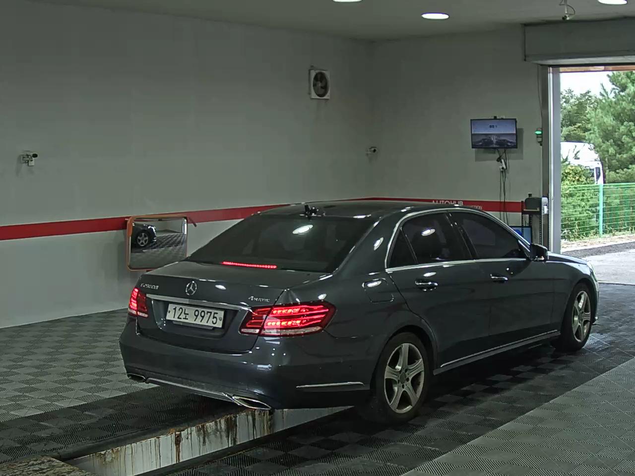 مرسيدس بنز E Class (4Th Gen) E250 Cdi فورماتيك 2014 4MATIC
