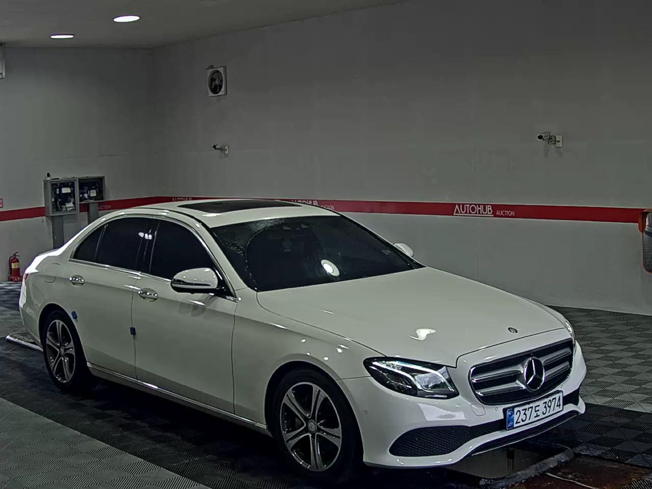 مرسيدس بنز E Class (5Th Gen) E300 Avantgarde Intelligent 2017 E300