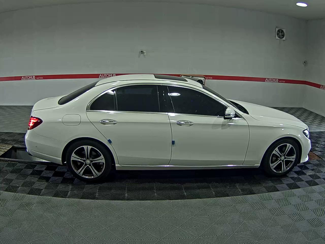 مرسيدس بنز E Class (5Th Gen) E300 Avantgarde Intelligent 2017 E300