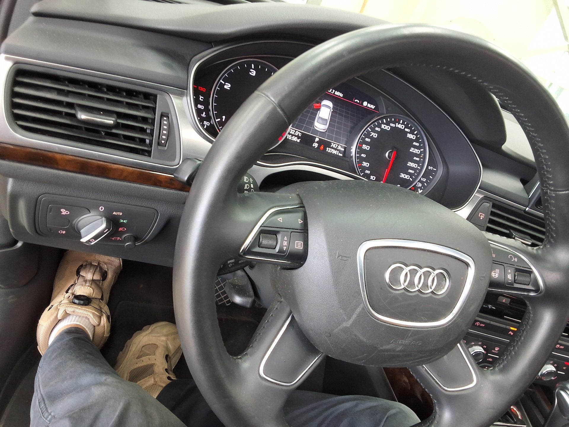 أودي إيه 6 (4Th Gen) 3.0 TDI كواترو Led Pack 2012