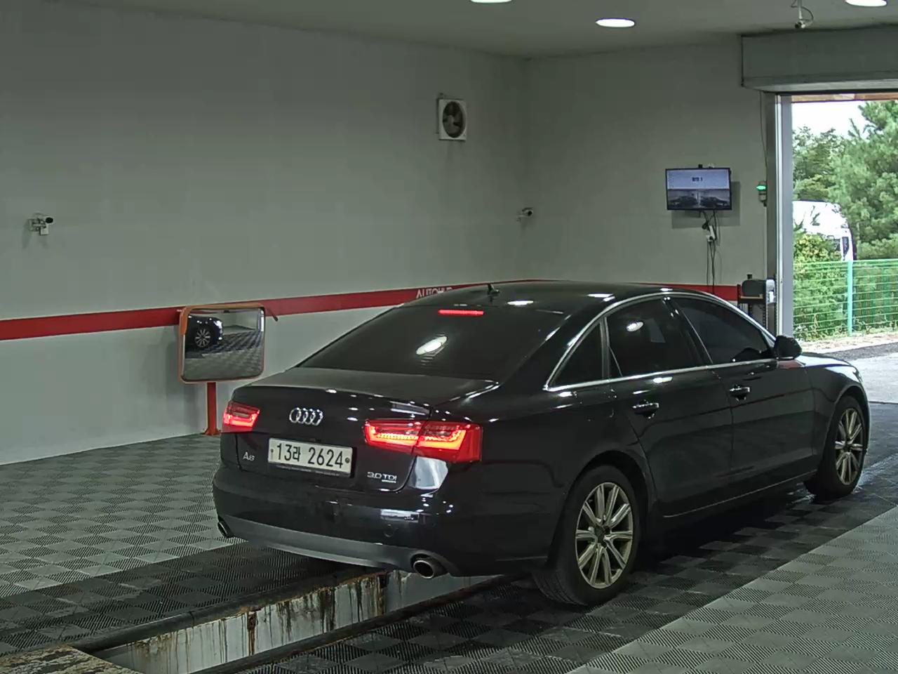 أودي إيه 6 (4Th Gen) 3.0 TDI كواترو Led Pack 2012
