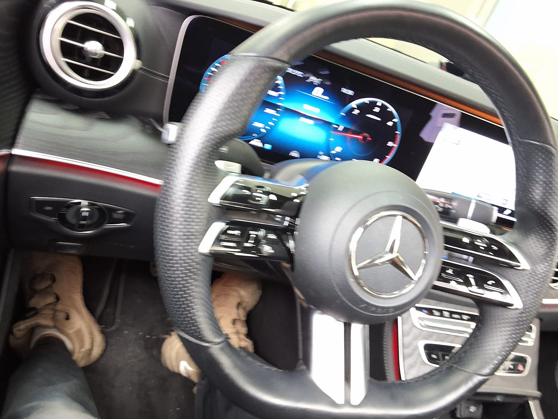 مرسيدس بنز E Class (5Th Gen) E220D فورماتيك AMG Line 2021 E220d 4MATIC LINE