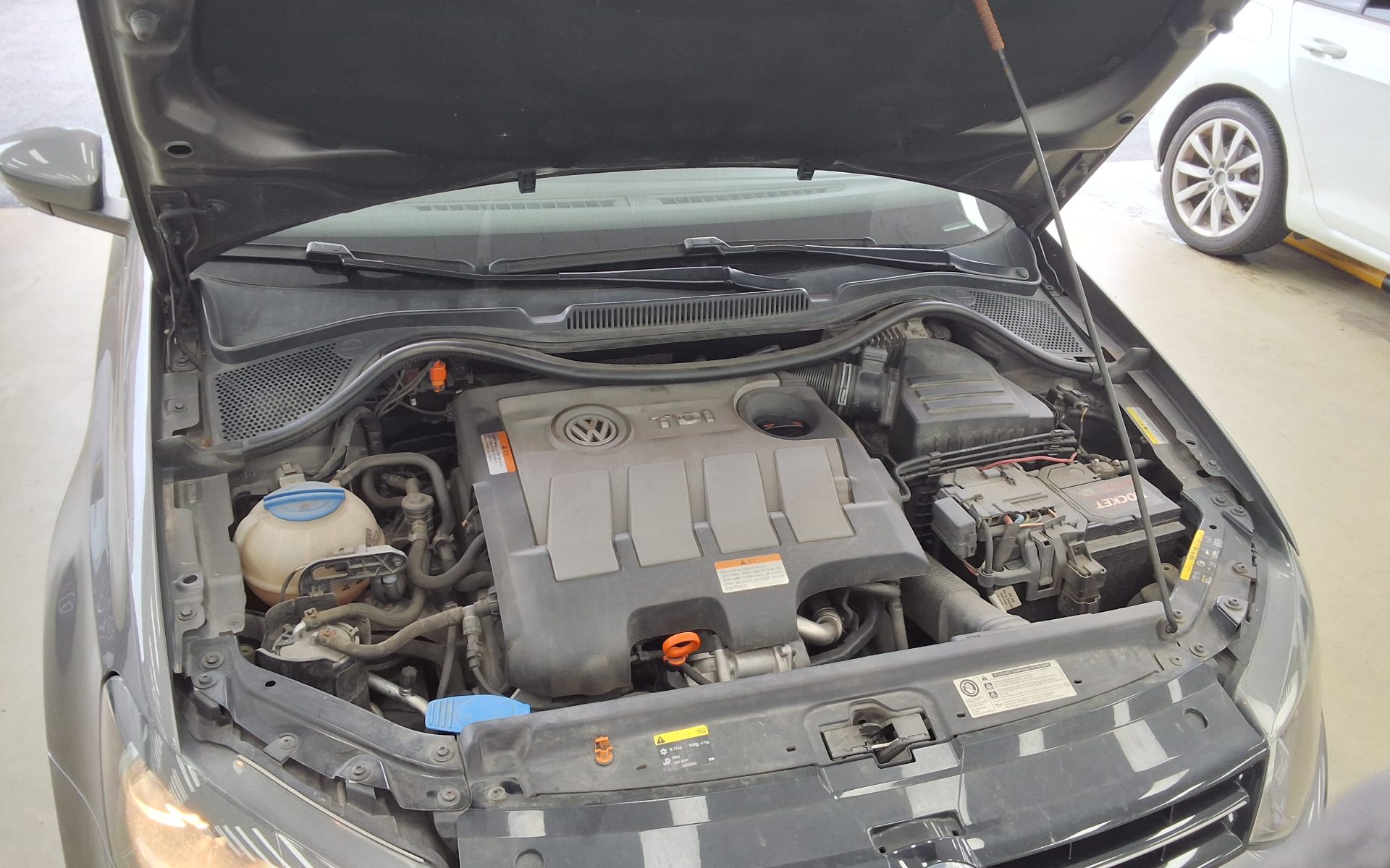 فولكس فاجن الجديد بولو (5Th Gen) 1.6 TDI R Line 2013 LINE