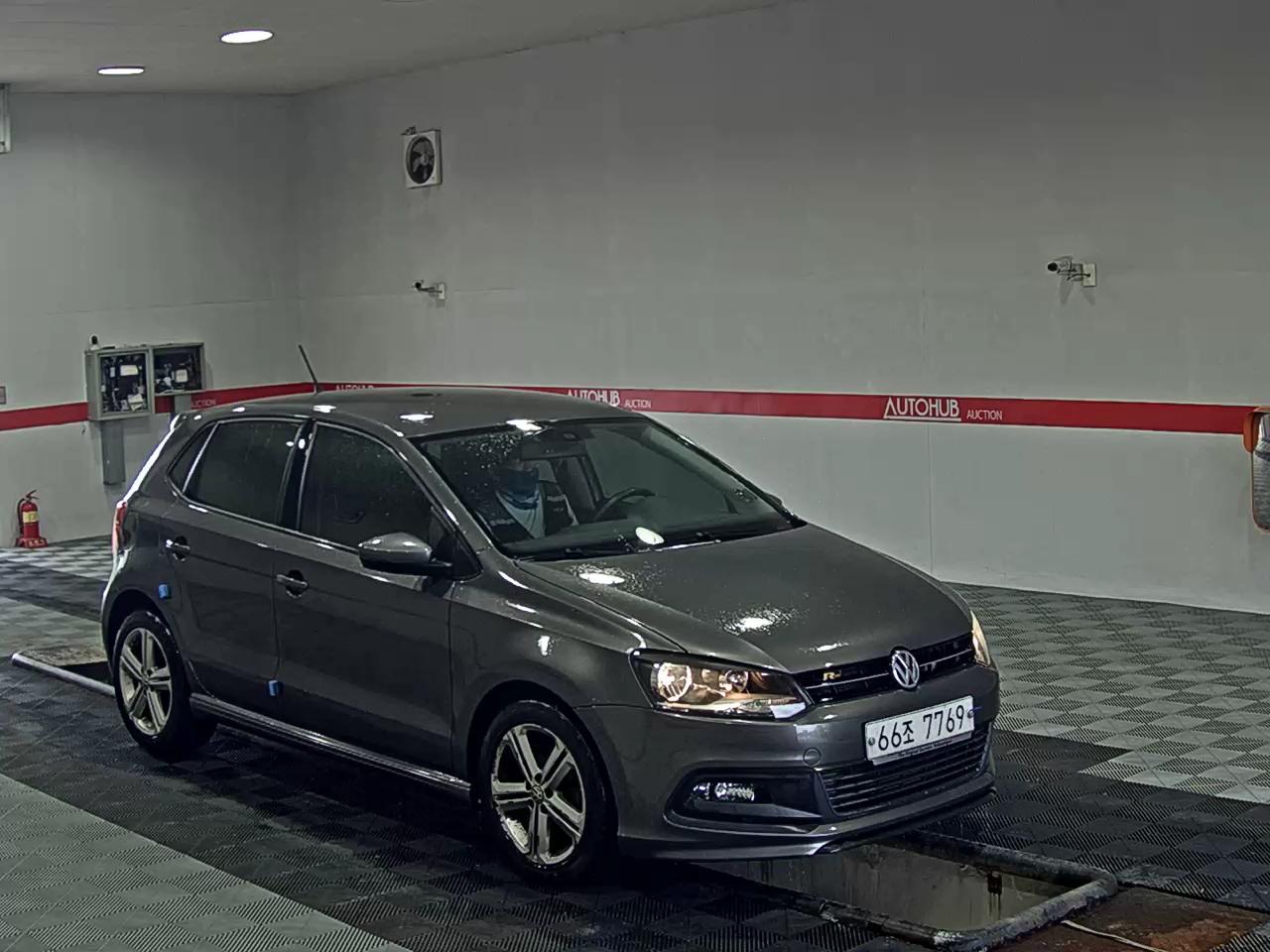 فولكس فاجن الجديد بولو (5Th Gen) 1.6 TDI R Line 2013 LINE