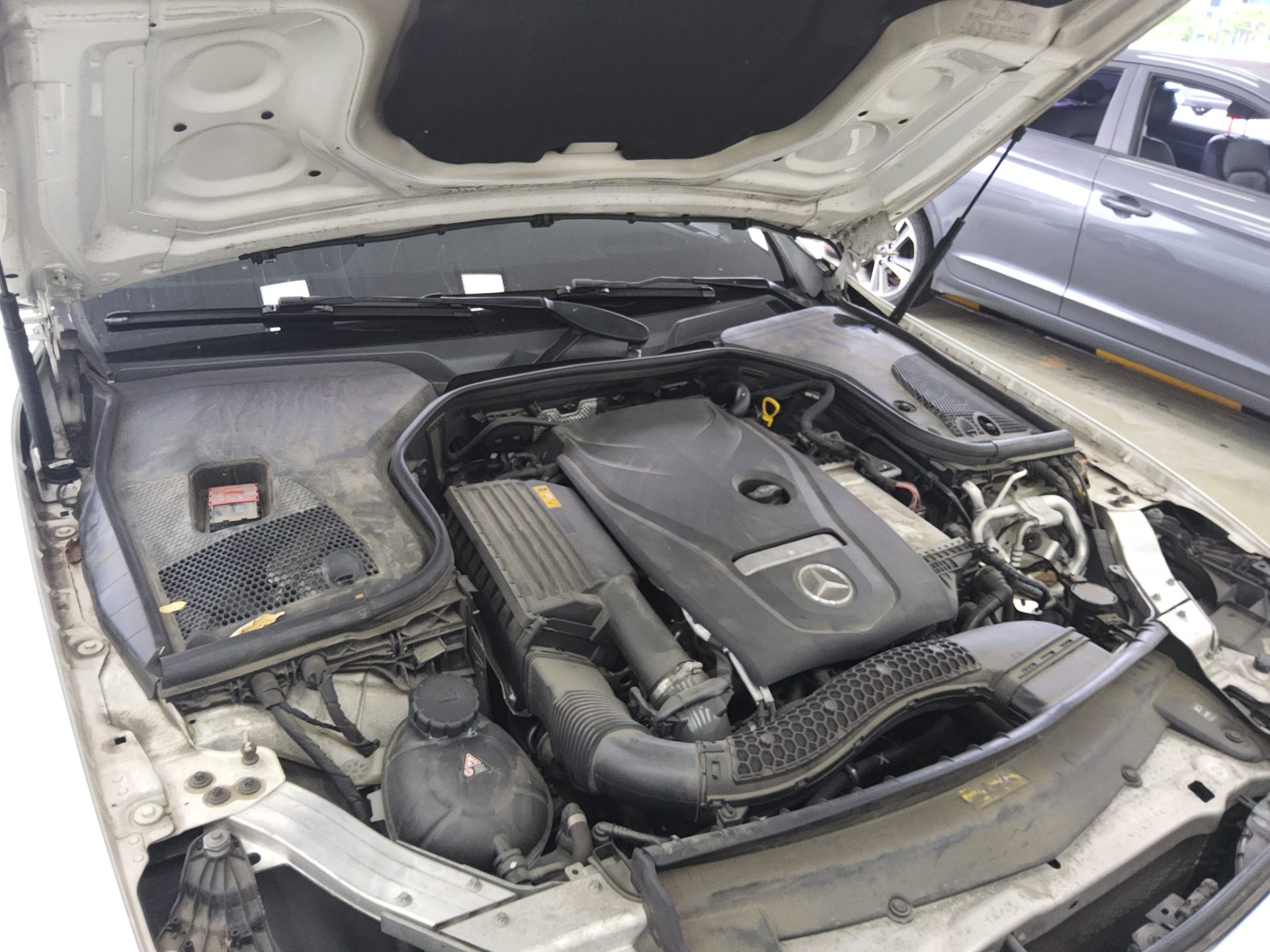 مرسيدس بنز E Class (5Th Gen) E300 فورماتيك Avantgarde 2018 4MATIC