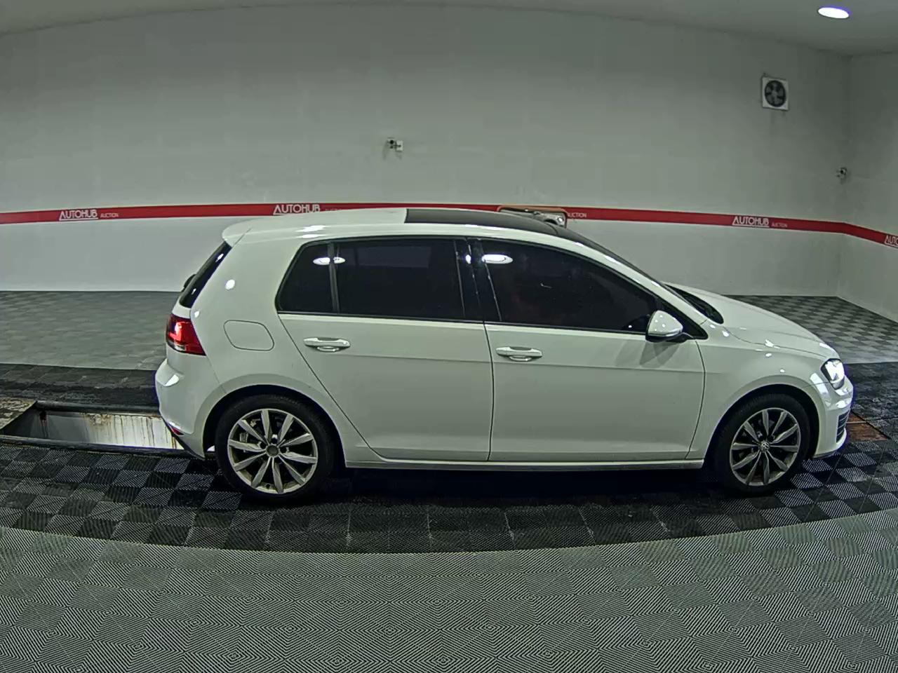 فولكس فاجن جولف (7Th Gen) 2.0 TDI 2015