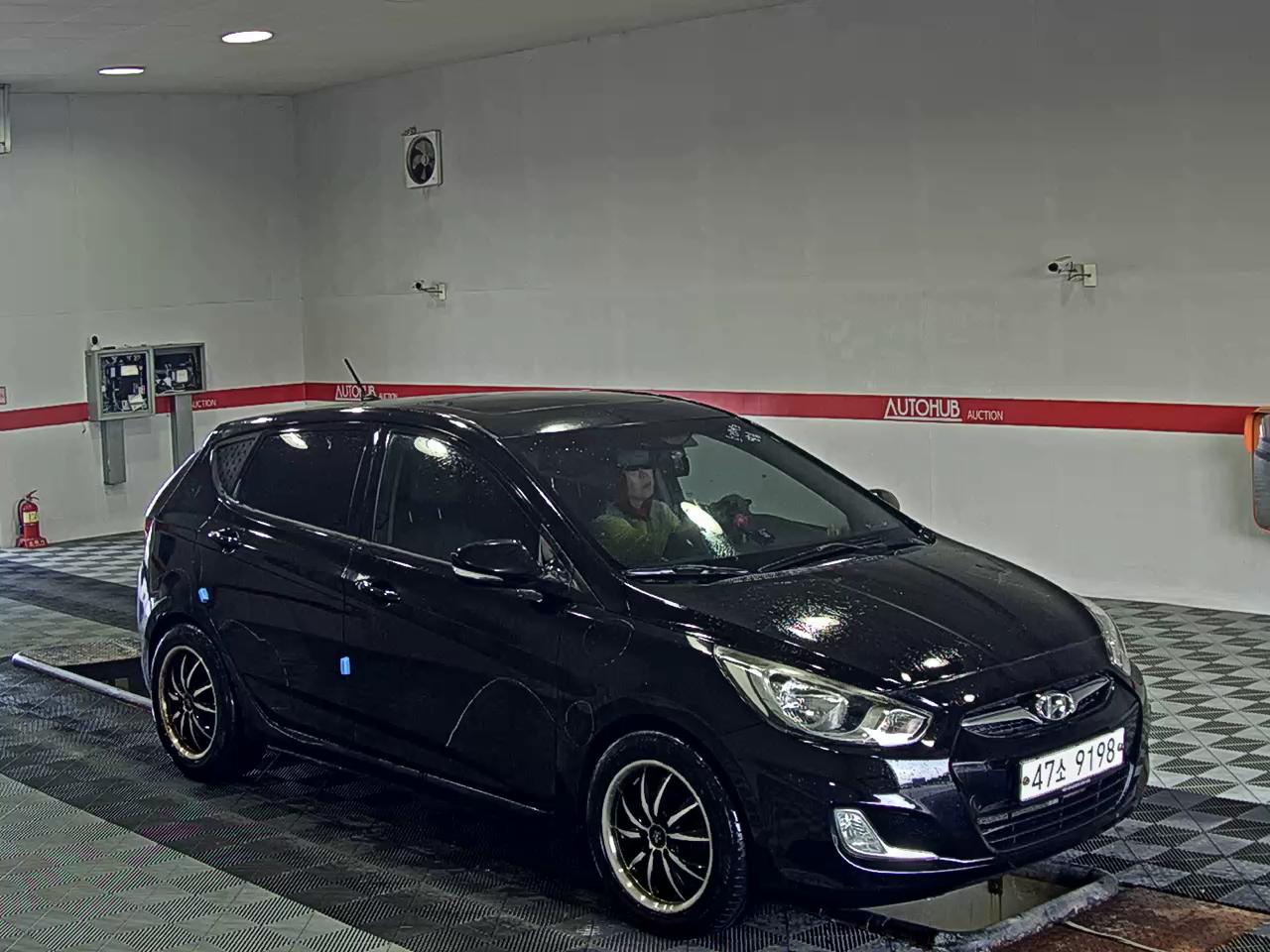 هيونداي جديد أكسنت Wit 1.6 VGT Premier 2011 PREMIER