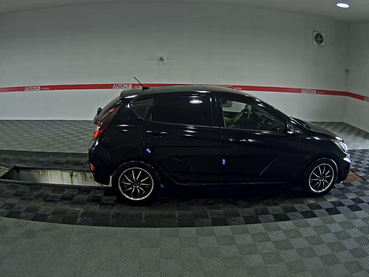 هيونداي جديد أكسنت Wit 1.6 VGT Premier 2011 PREMIER