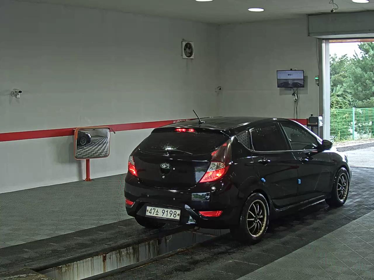 هيونداي جديد أكسنت Wit 1.6 VGT Premier 2011 PREMIER