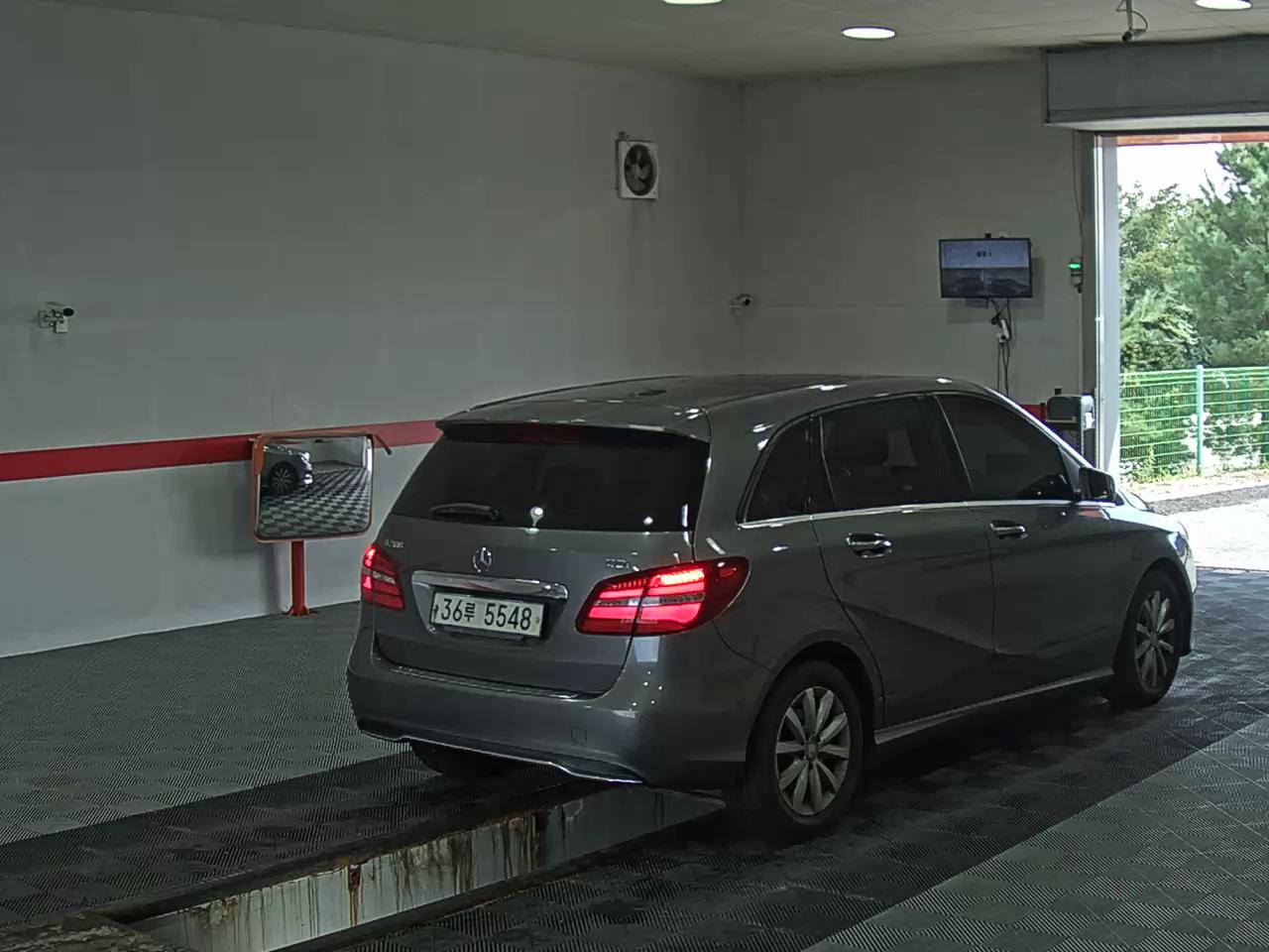مرسيدس بنز B Class (2Nd Gen) B200 Cdi 2015 B200