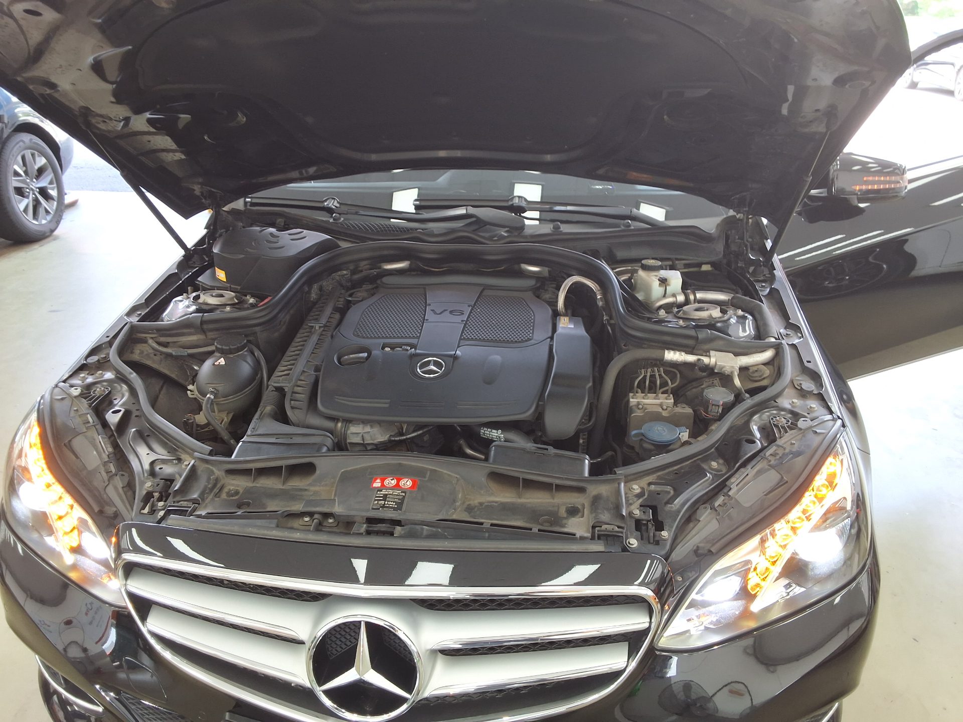 مرسيدس بنز E Class (4Th Gen) E300 Avantgarde 2014 E300