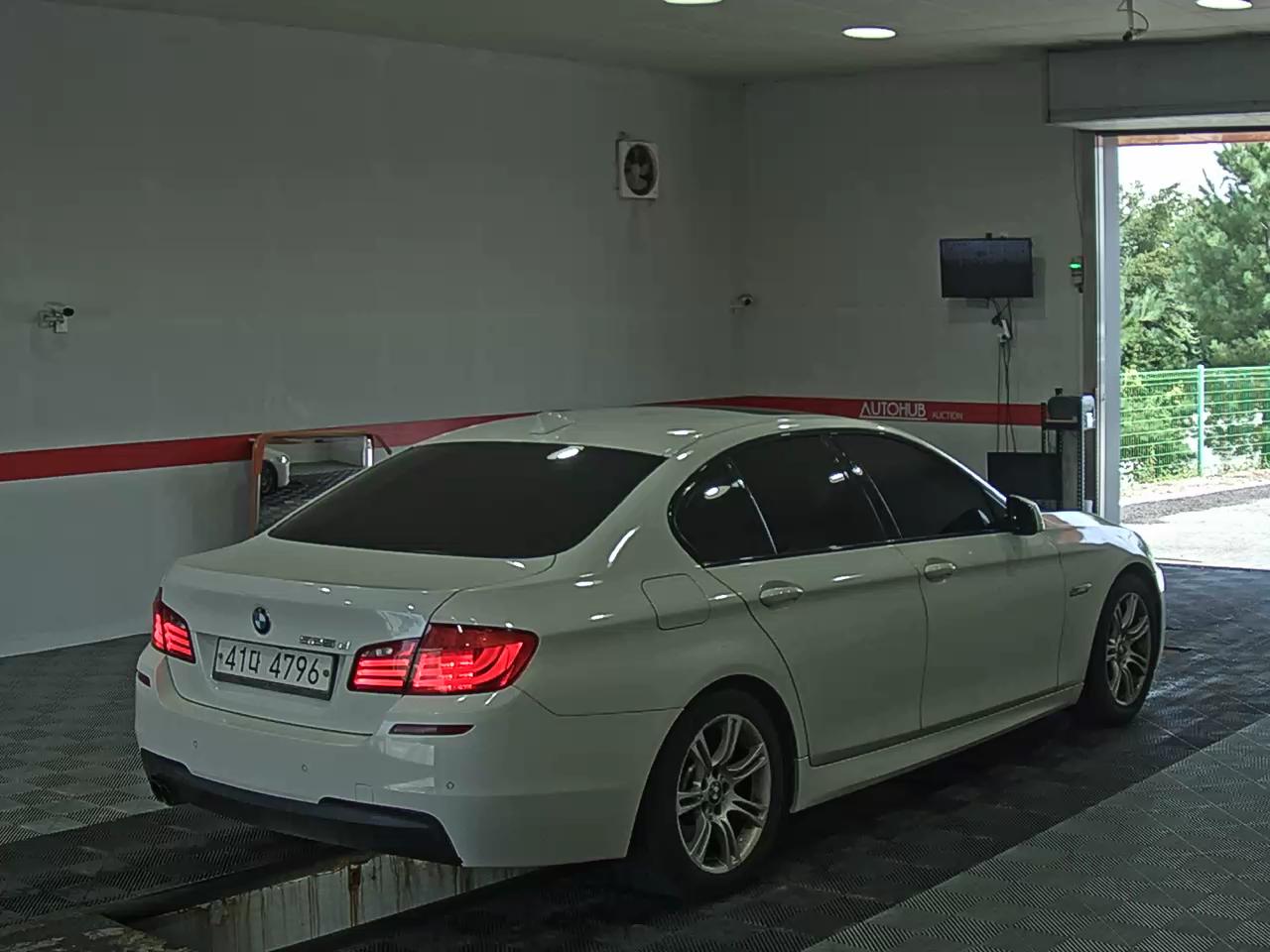 بي إم دبليو 5 Series (6Th Gen) 520D M Sport 2013 SPORT