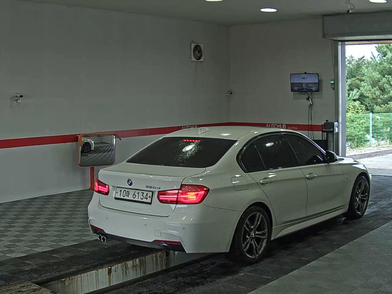 بي إم دبليو 3 Series (6Th Gen) 320D M Sport 2017 SPORT