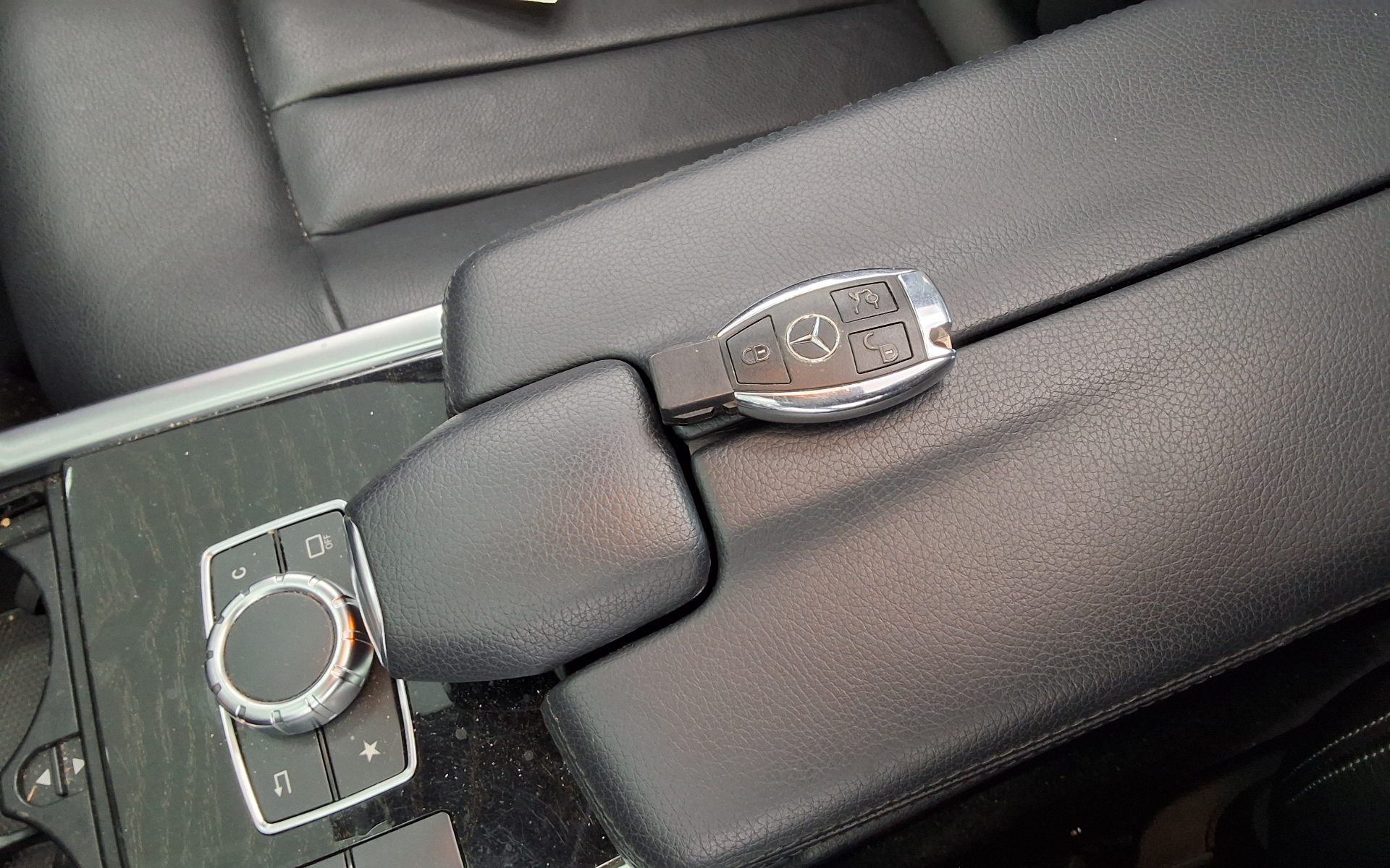 مرسيدس بنز E Class (4Th Gen) E220 Cdi Bluetec Avantgarde Sport 2016 SPORT