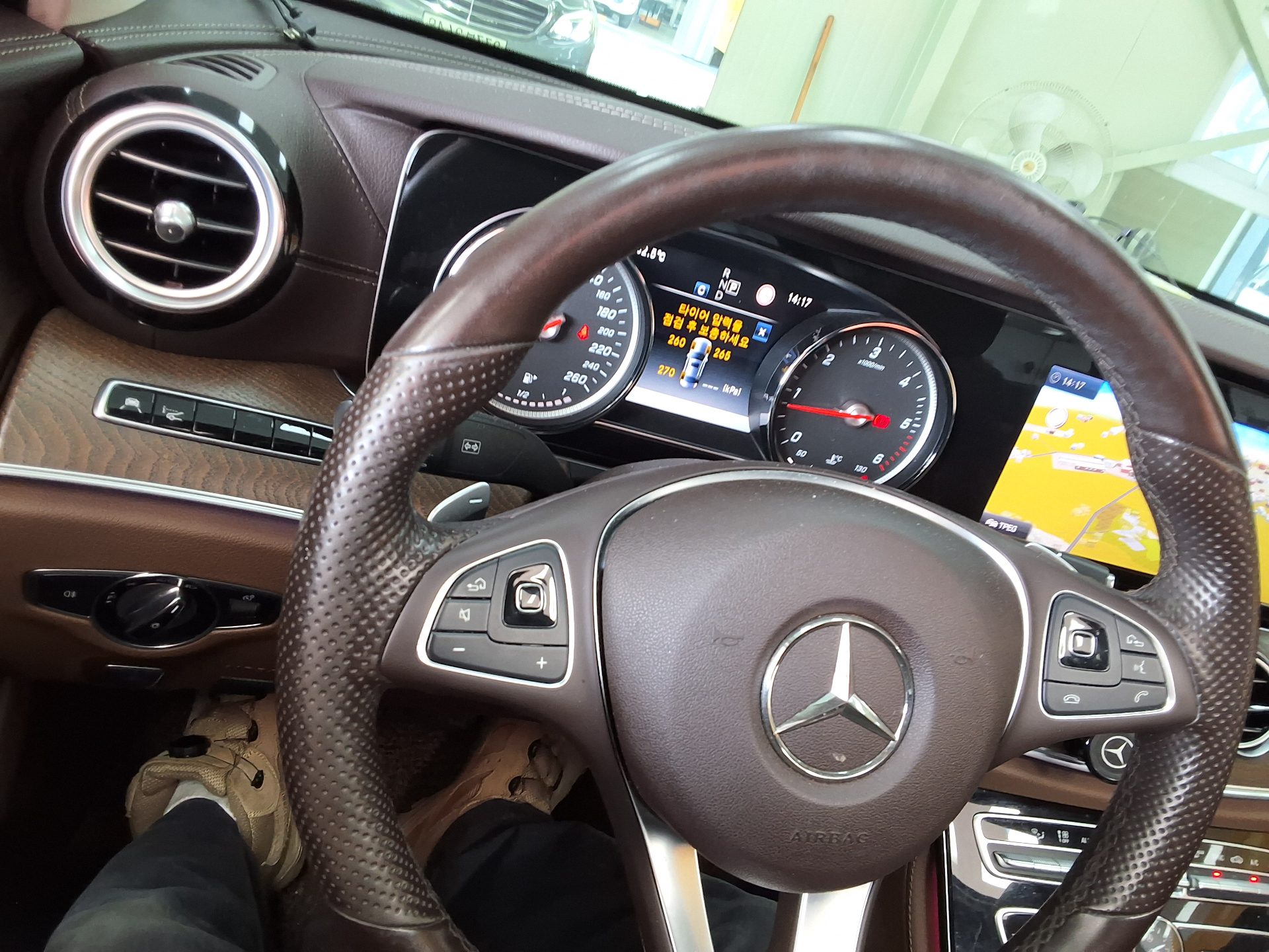 مرسيدس بنز E Class (5Th Gen) E220D فورماتيك إكسكلوسيف 2018 E220d 4MATIC إكسكلوسيف