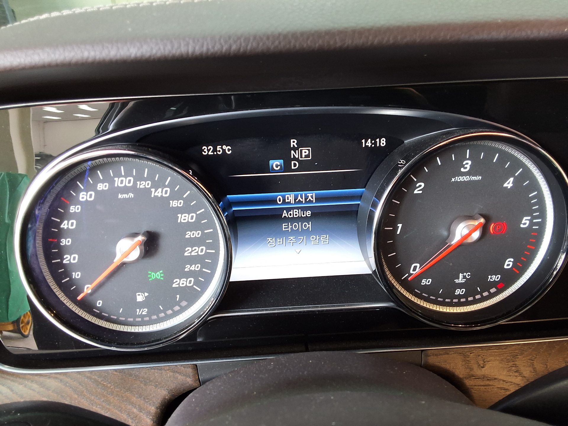 مرسيدس بنز E Class (5Th Gen) E220D فورماتيك إكسكلوسيف 2018 E220d 4MATIC إكسكلوسيف