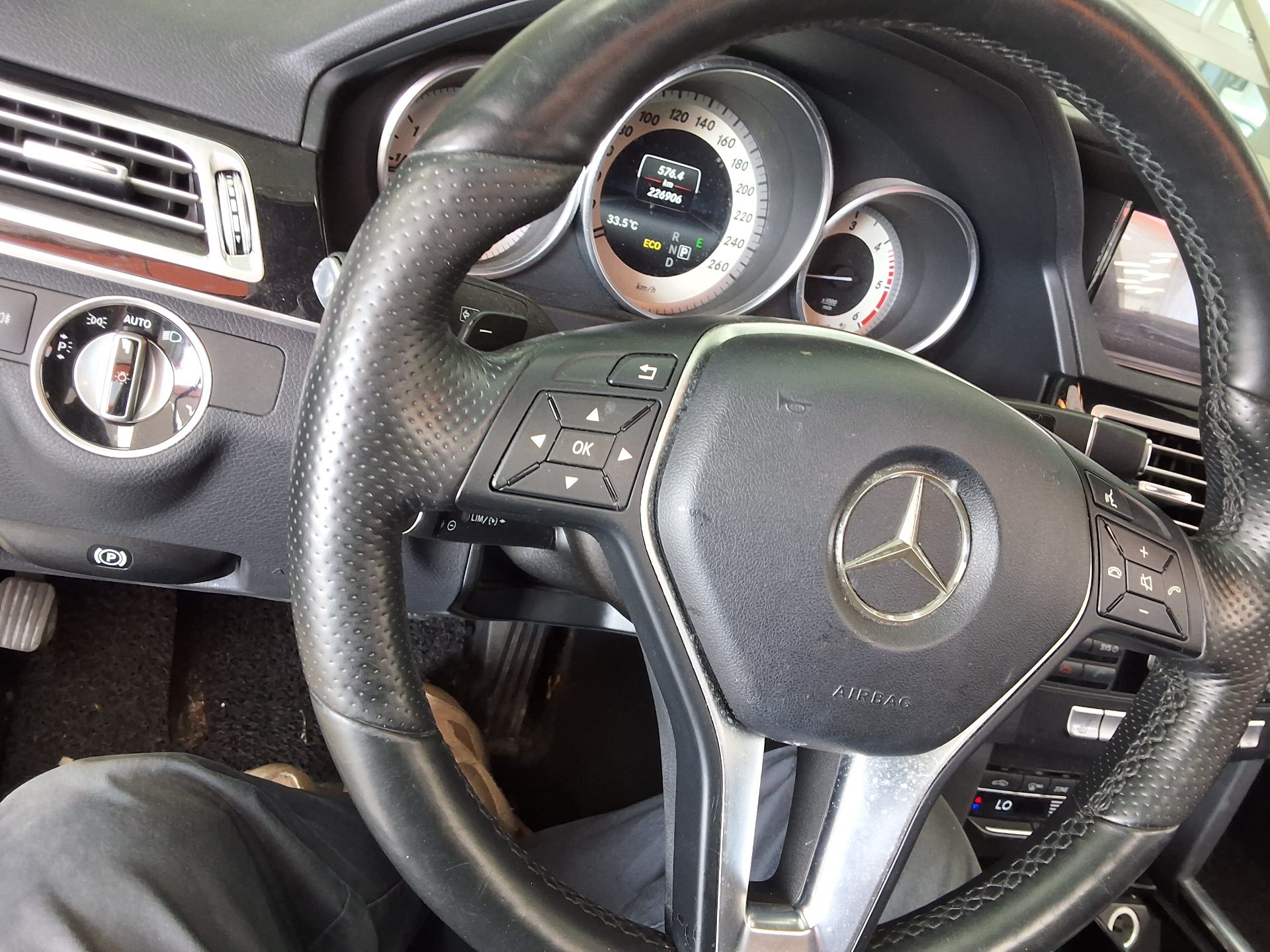 مرسيدس بنز E Class (4Th Gen) E220 Cdi Bluetec Avantgarde Sport 2015 SPORT